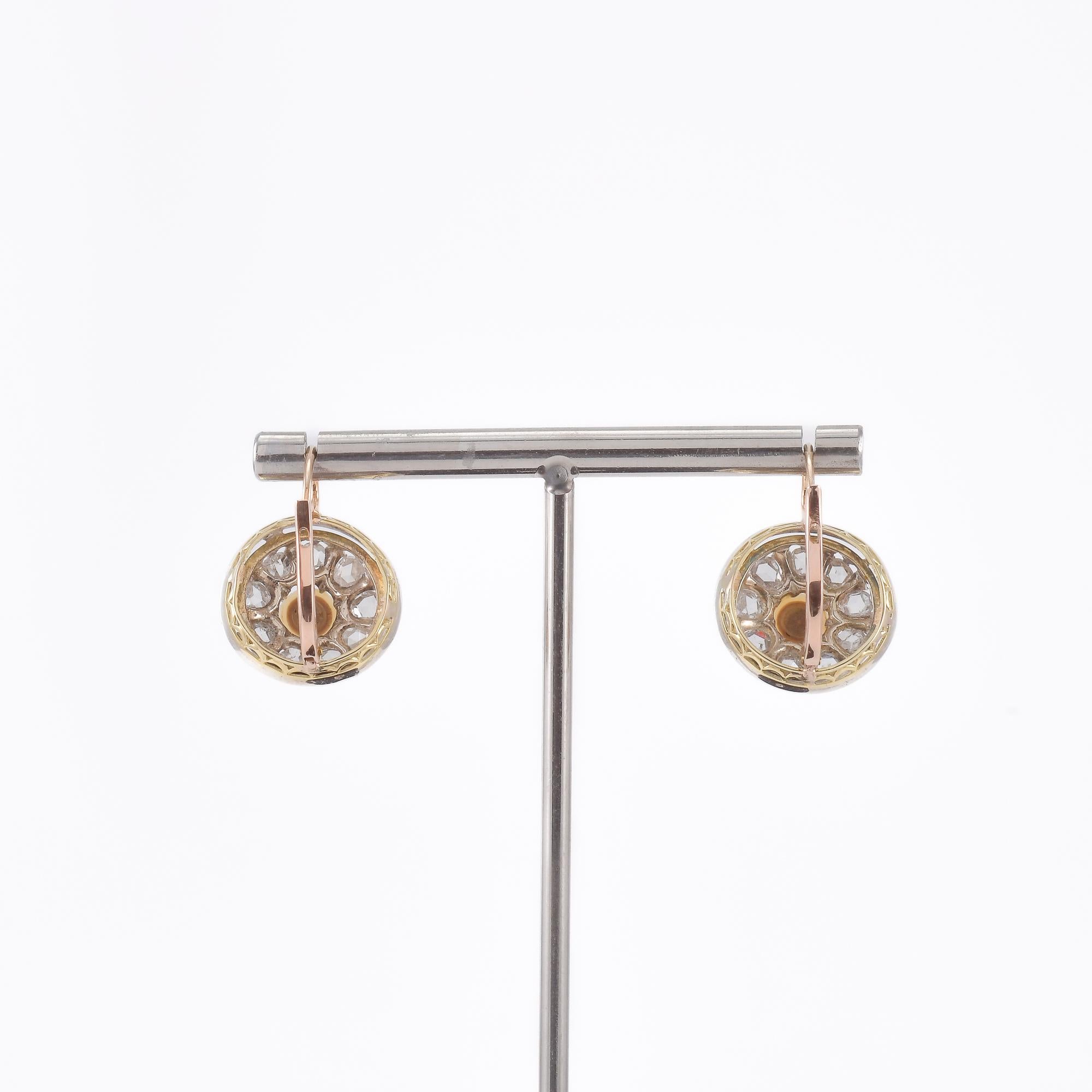 Boucles d'oreilles en or rose et argent avec perles et diamants anciens taillés en rose c en vente 2