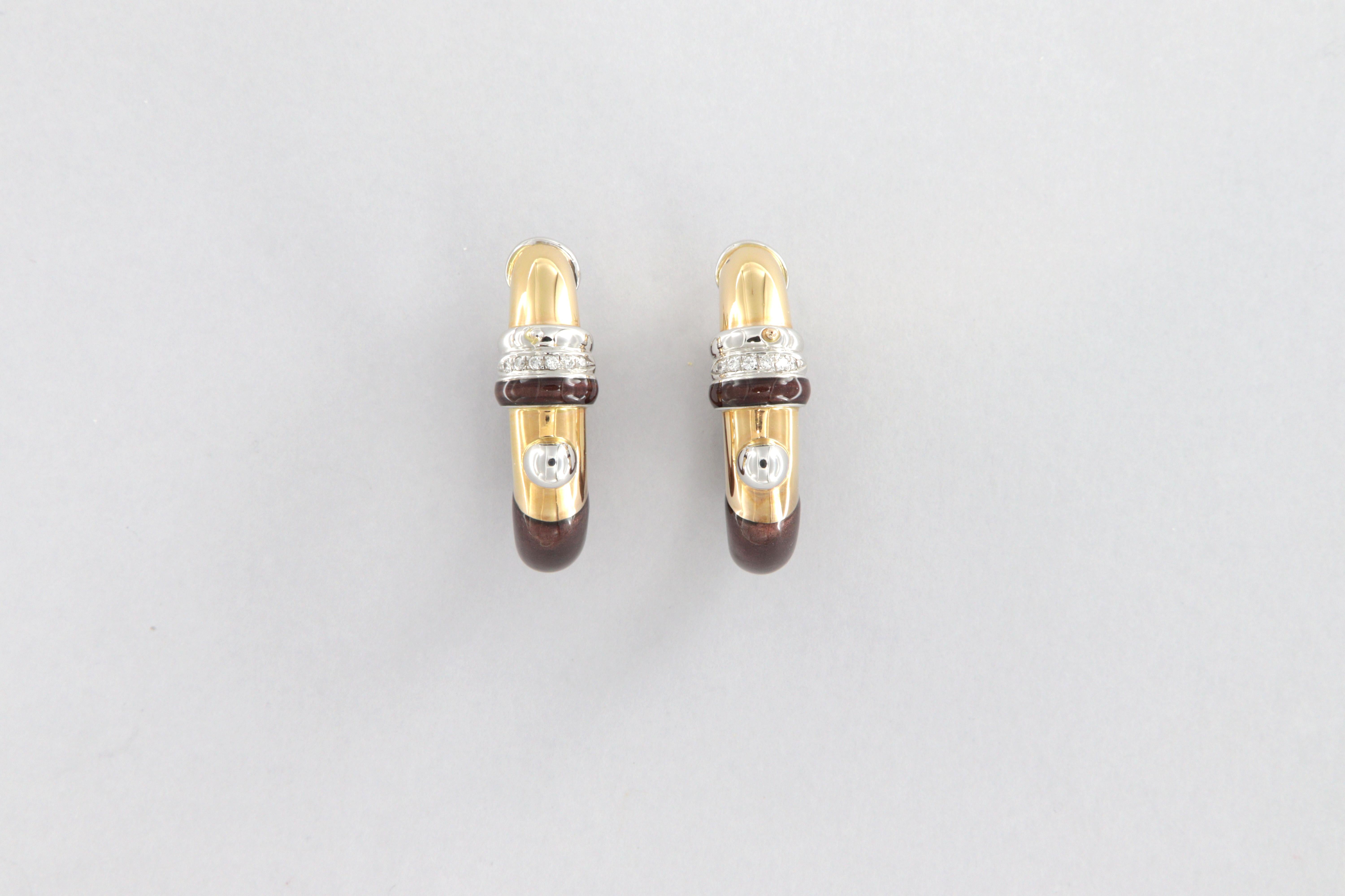 Orecchini La Nouvelle Bague in oro 18 kt, argento 925, smalto e diamanti

Orecchini a cerchio ovale con perno a scatto. Realizzato in oro 18 kt rosa e bianco,  argento 925 sterling,  smalto a fuoco violaceo e diamanti rotondi taglio brillante.