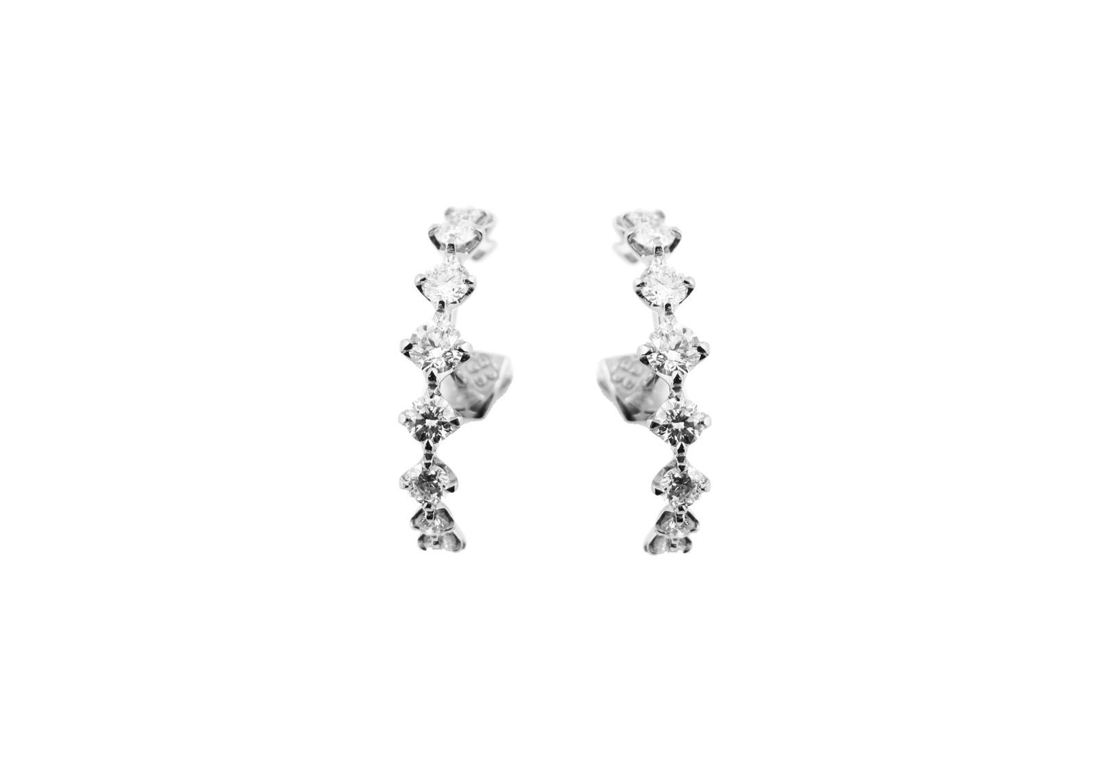 Brilliant Cut Luce earrings in white gold and brilliant-cut diamonds For Sale