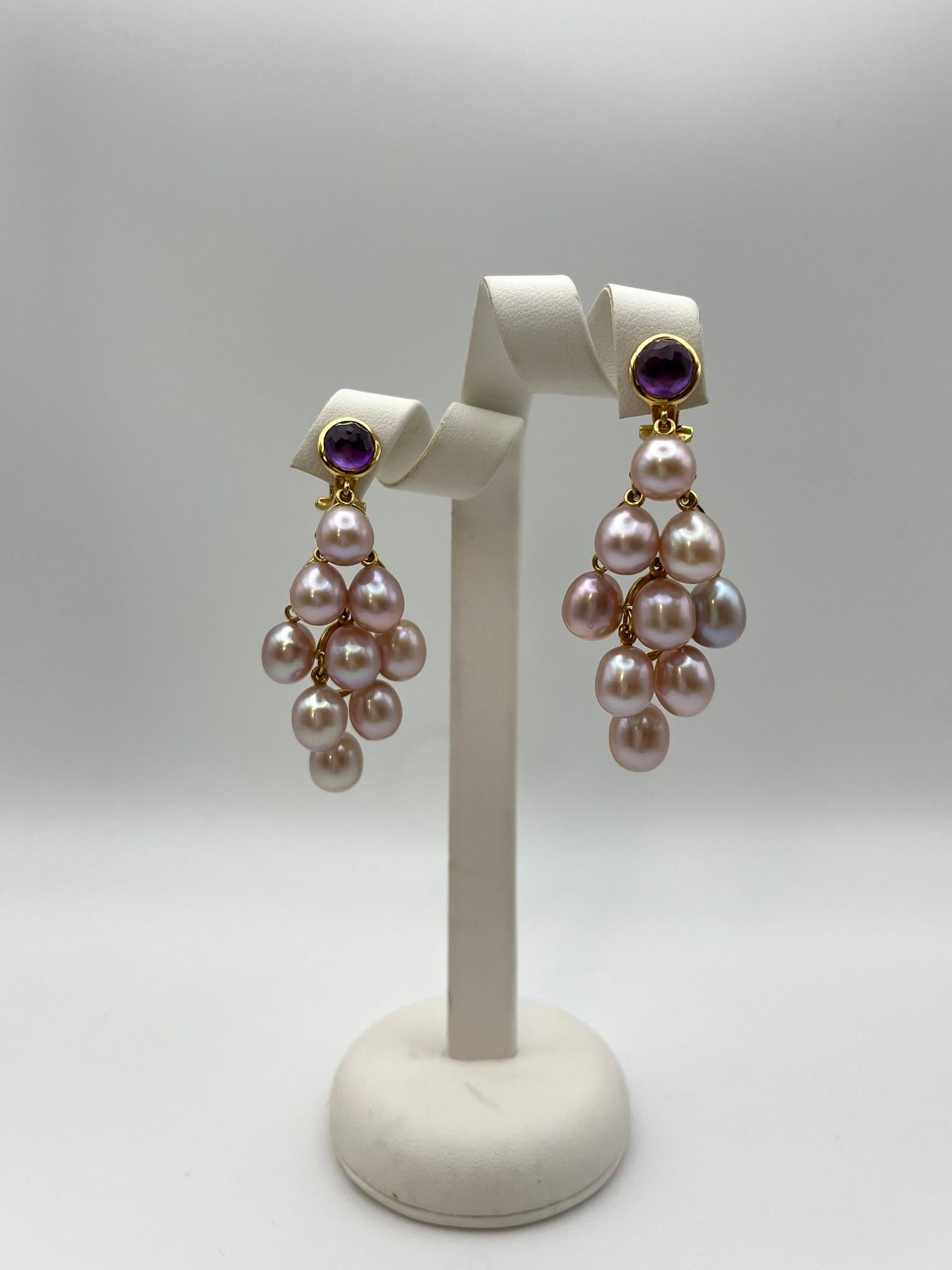 Boucles d'oreilles raffinées Mimi Milano au design unique. Elles sont en or jaune 18 carats 750/00, le fermoir est en or jaune 18 carats 750/00, le fermoir est en or jaune 18 carats 750/00  avec clip pour plus de confort et de stabilité. Sur le lobe
