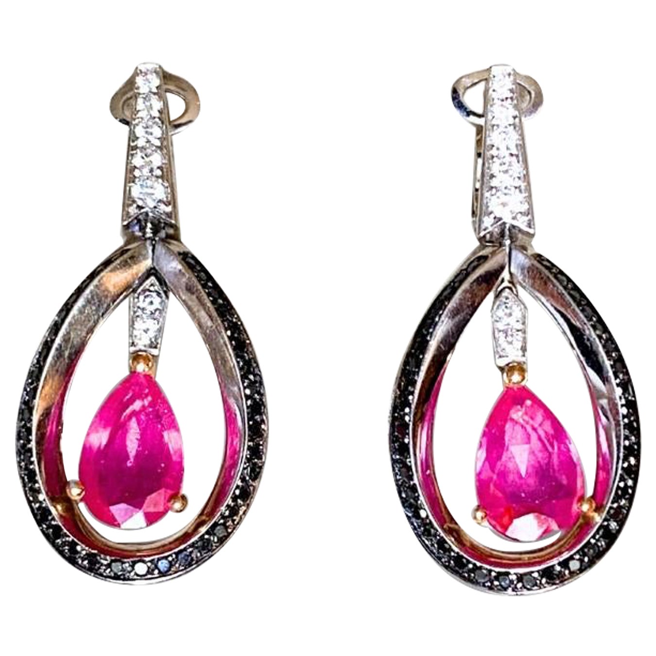 Art Déco Orecchini Oro 18Kt Diamanti Neri e Bianchi Grande Rubino a Goccia in vendita