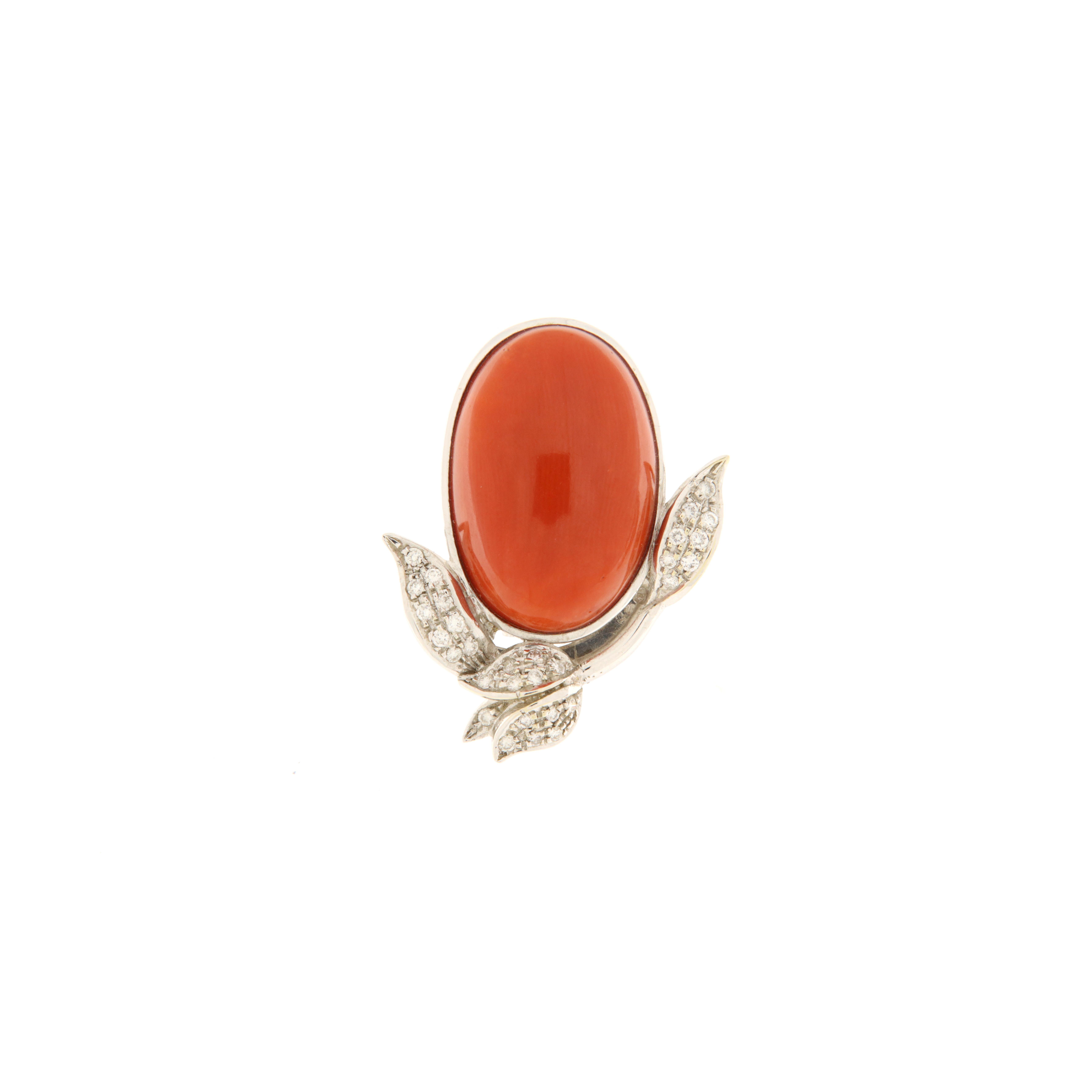 Pendientes de oro blanco y diamantes con coral rojo Art Decó en venta