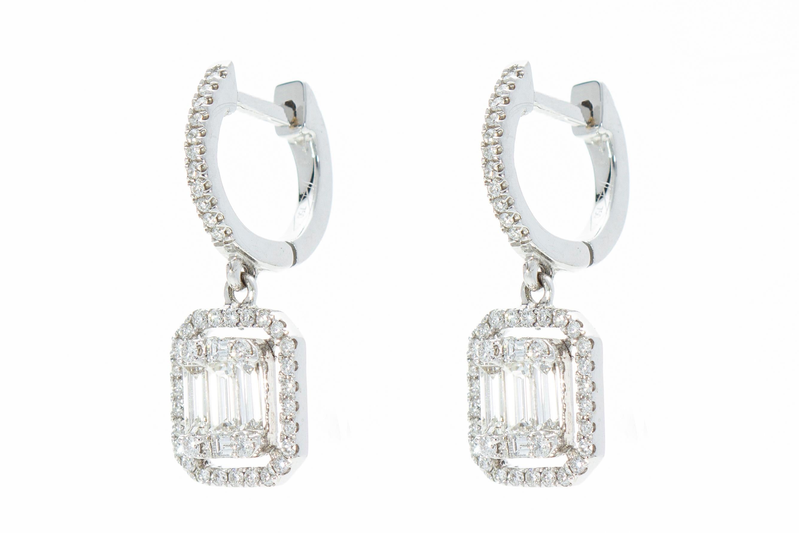 Taille mixte Boucles d'oreilles pendantes avec diamants taille baguette. Or 18 Kt. Fabriqué en Italie. en vente