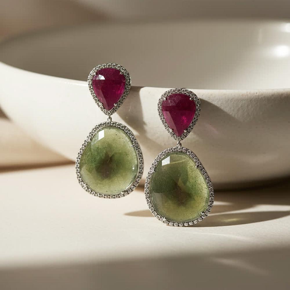 Pendants d'oreilles en or blanc  avec diamants et saphir Roots Unisexe en vente