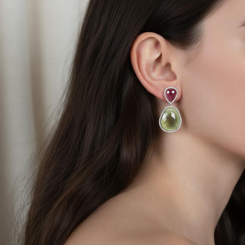 Pendants d'oreilles en or blanc  avec diamants et saphir Roots en vente 1