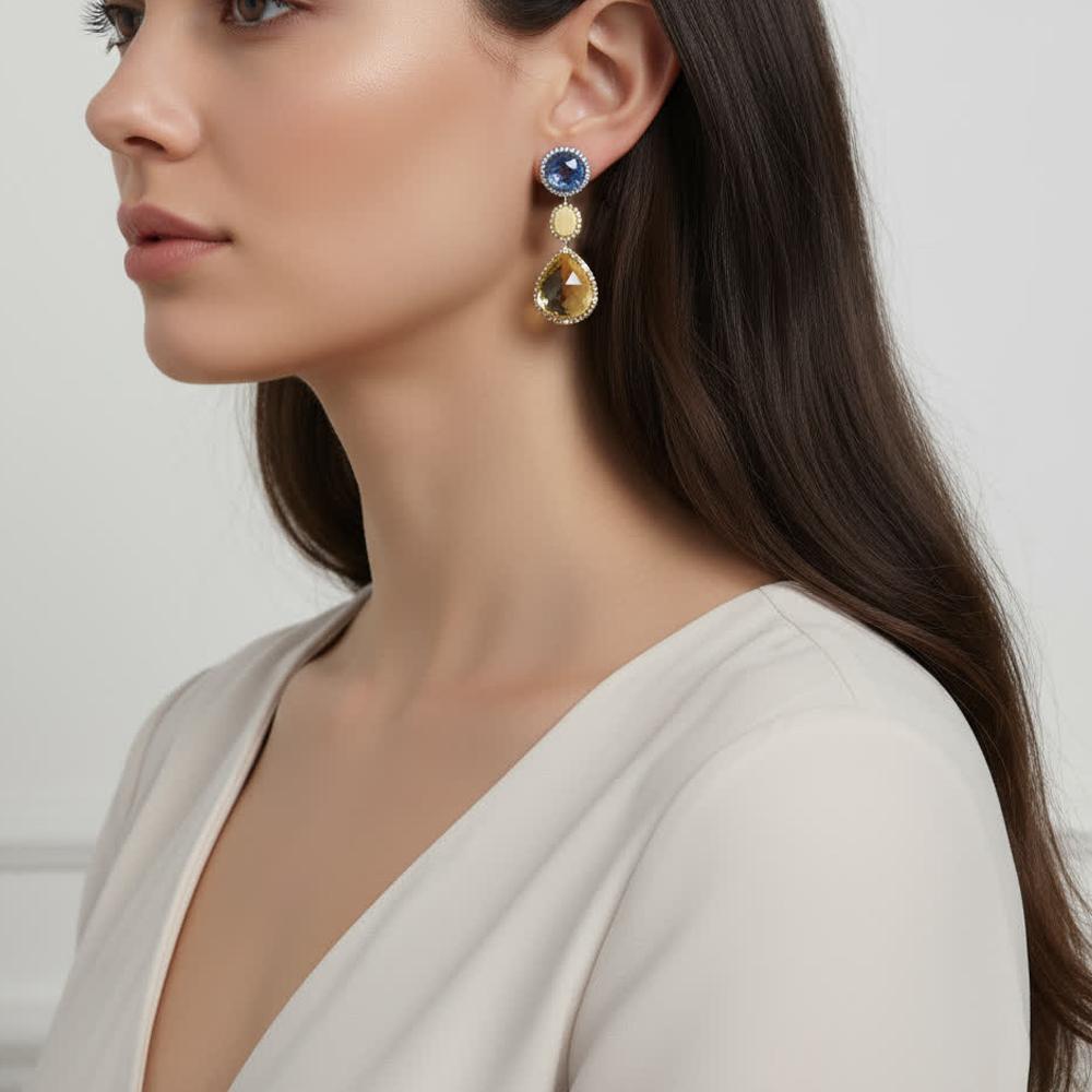 Round Cut Pendants d'oreilles en or blanc avec diamants, saphirs et racines en vente