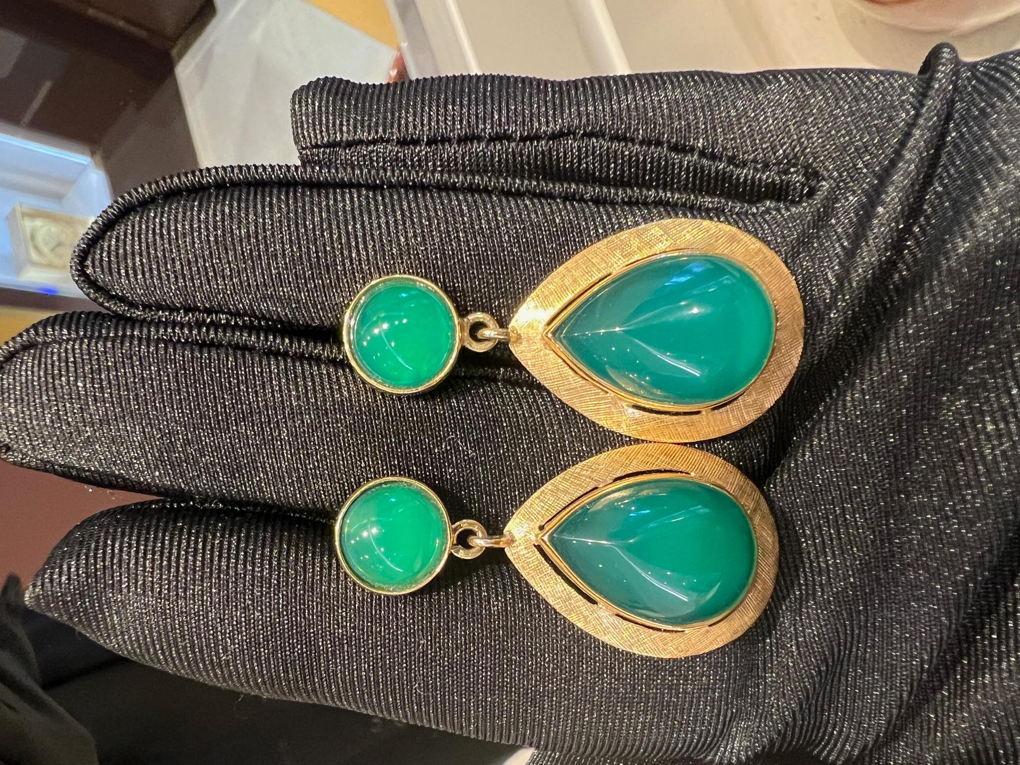 Cabochon Yellow gold pendant earrings with cabochon of  Green Agate For Sale