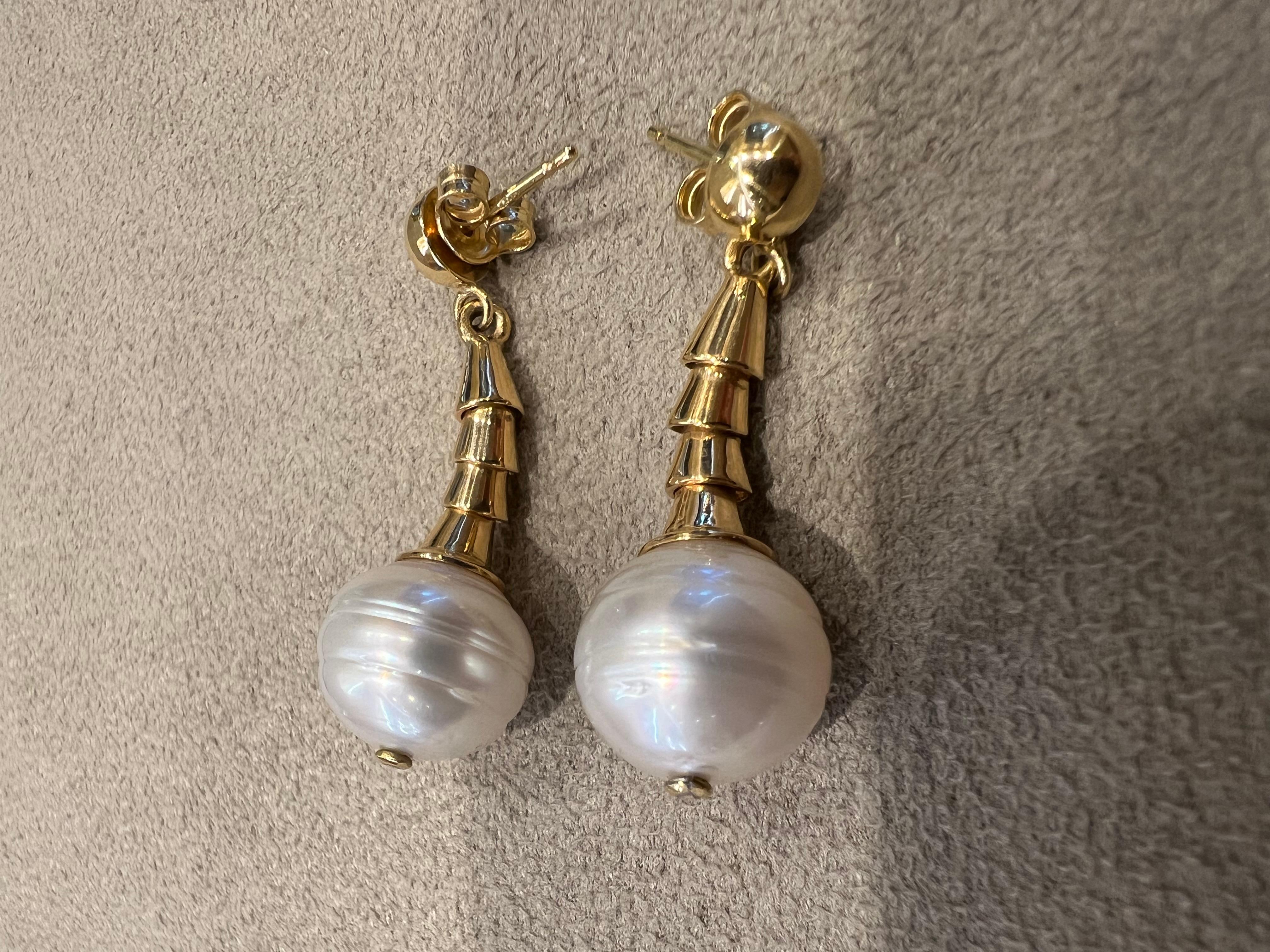 Rose gold pendant earrings with two cultured pearls For Sale 2