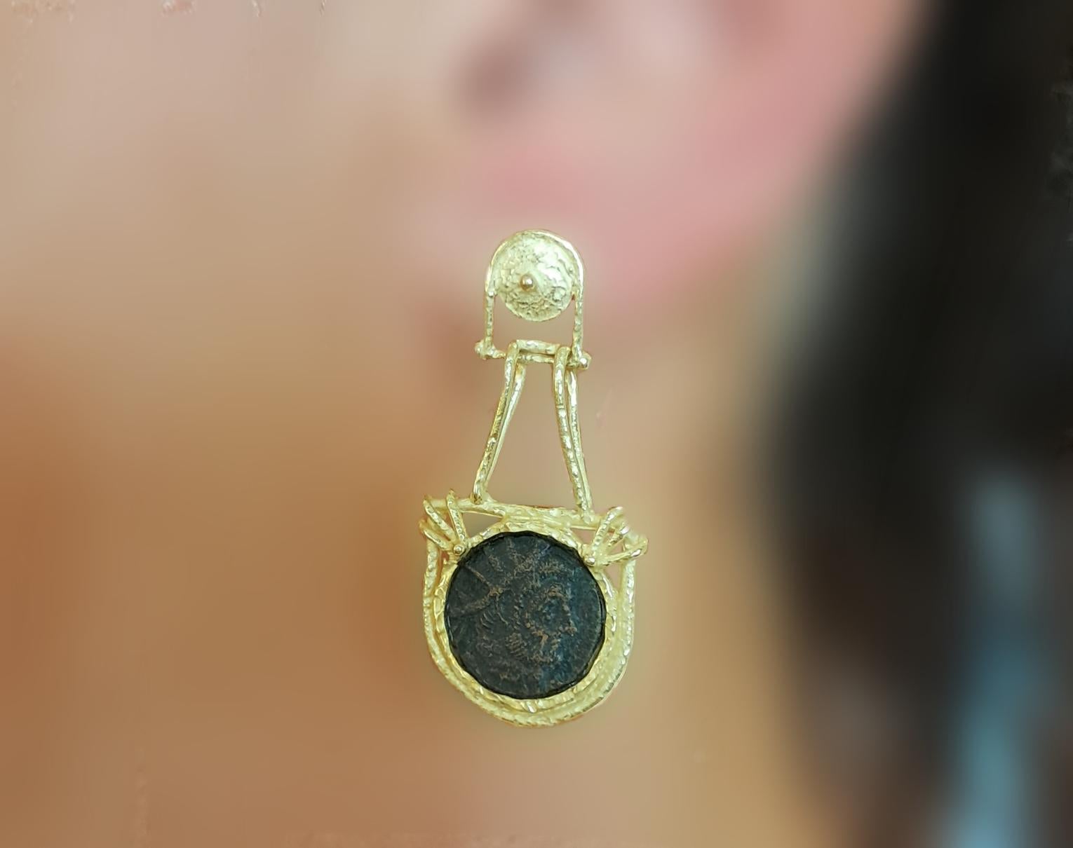 Boucles d'oreilles Sacchi avec pièces de monnaie romaines en or 18 carats Collection 