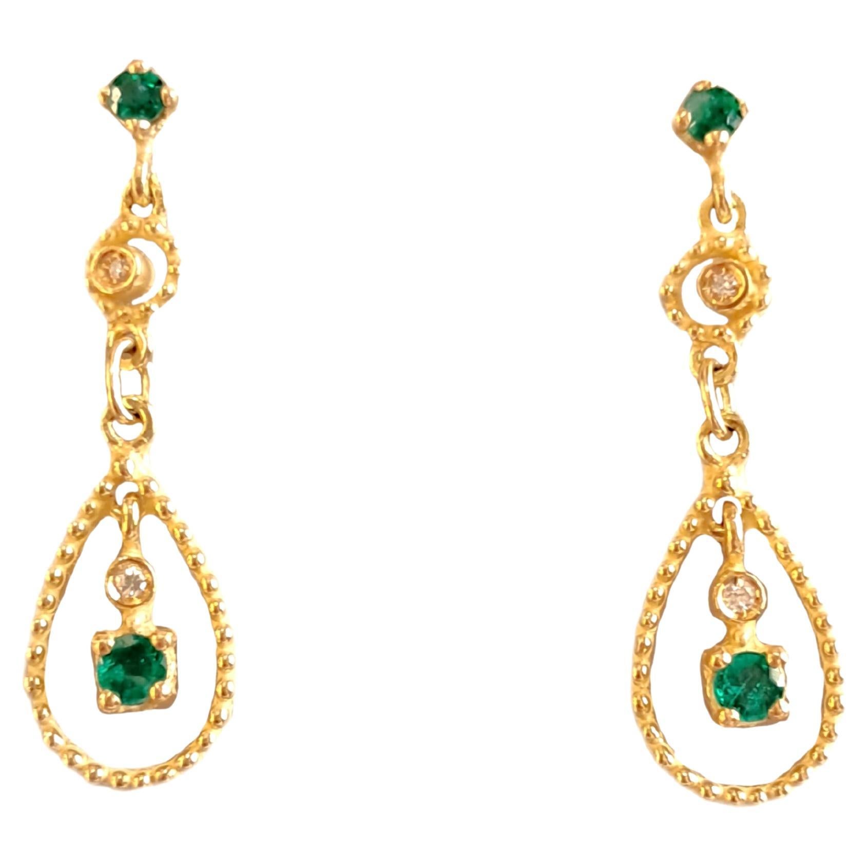 Orecchini Sacchi in Oro Giallo 18k con Diamanti e Smeraldi in vendita