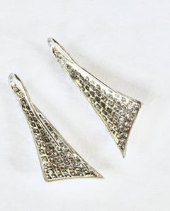 Sculptural Sail-Shaped Earrings in 18k White Gold with Diamond Pavé