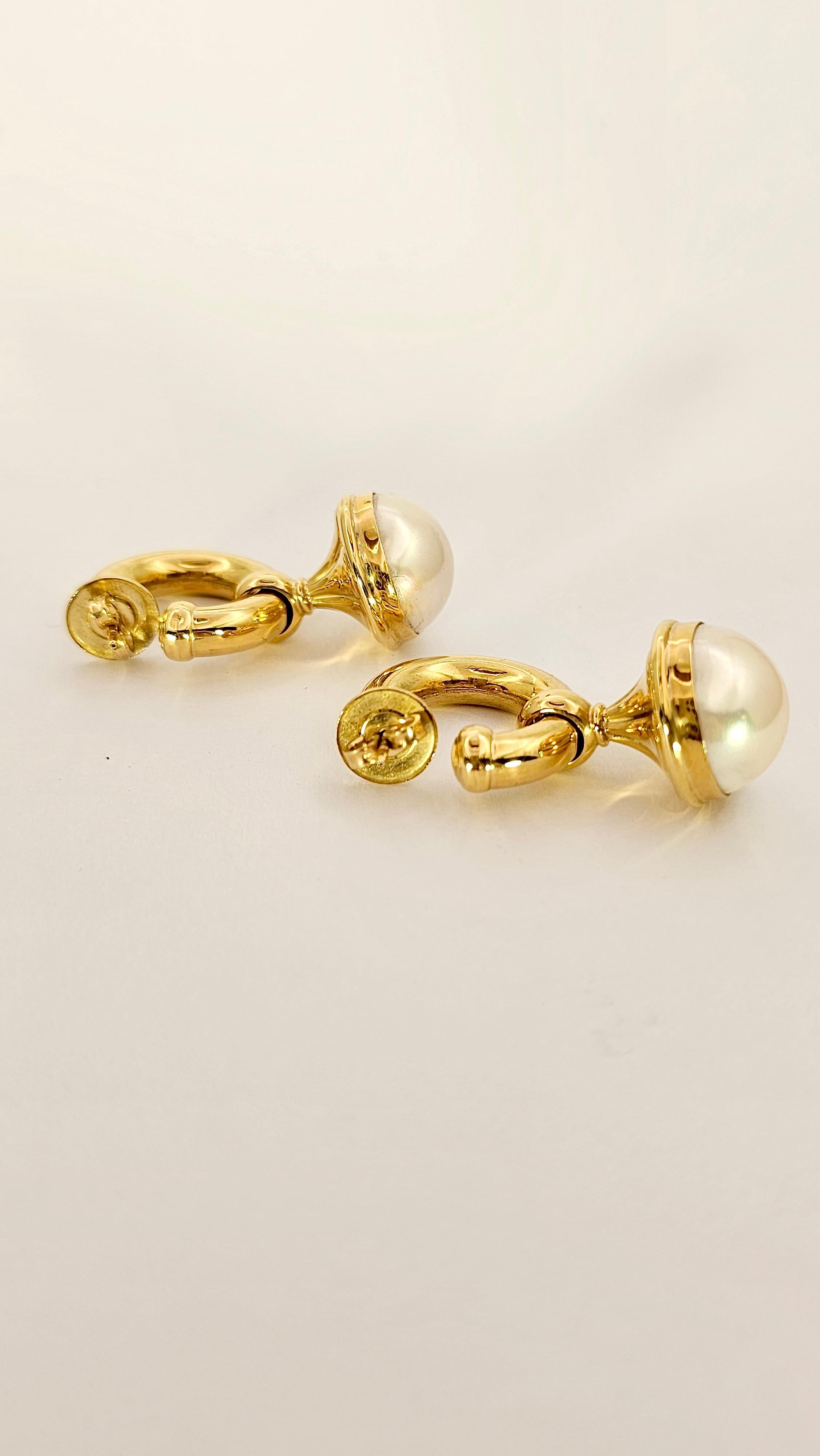 Contemporary Vintage Yellow Gold and Mabé Pearl Hoop Pendant Earrings For Sale
