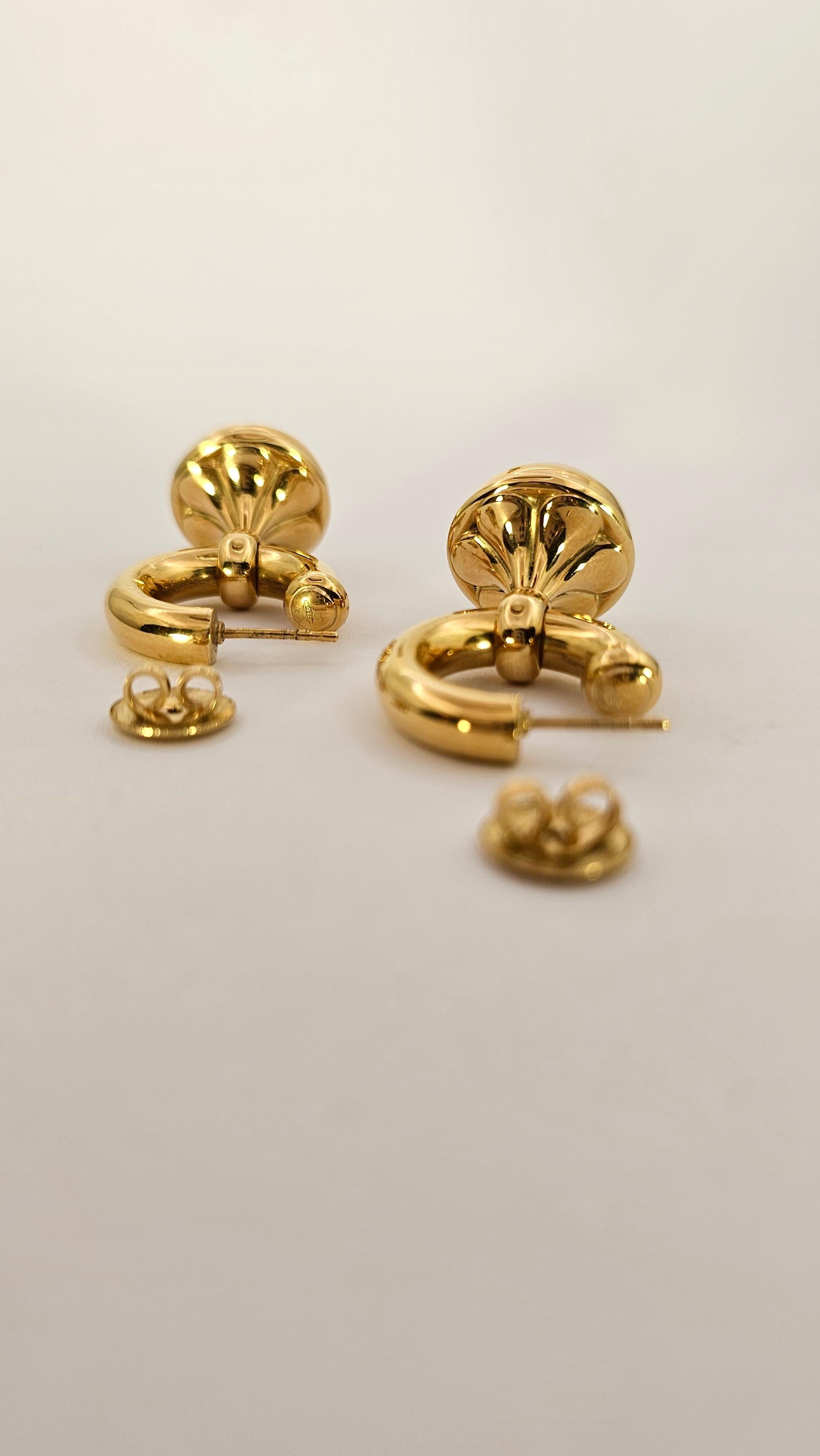 Vintage Yellow Gold and Mabé Pearl Hoop Pendant Earrings In New Condition For Sale In Cattolica, IT
