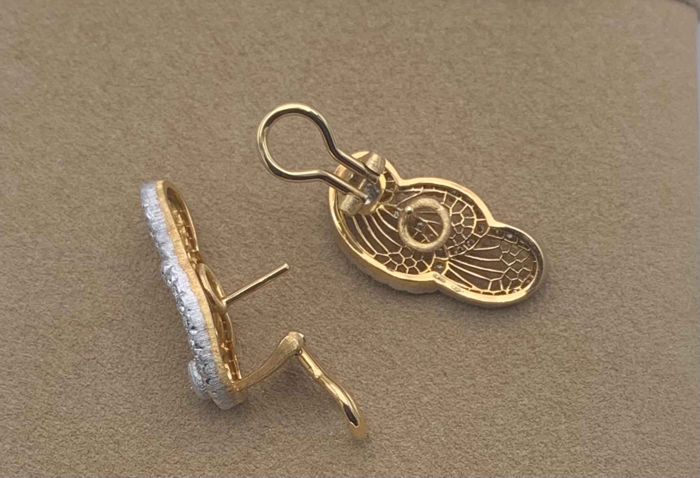 Boucle d'oreille en or blanc et diamant taillé en brillant de la collection 