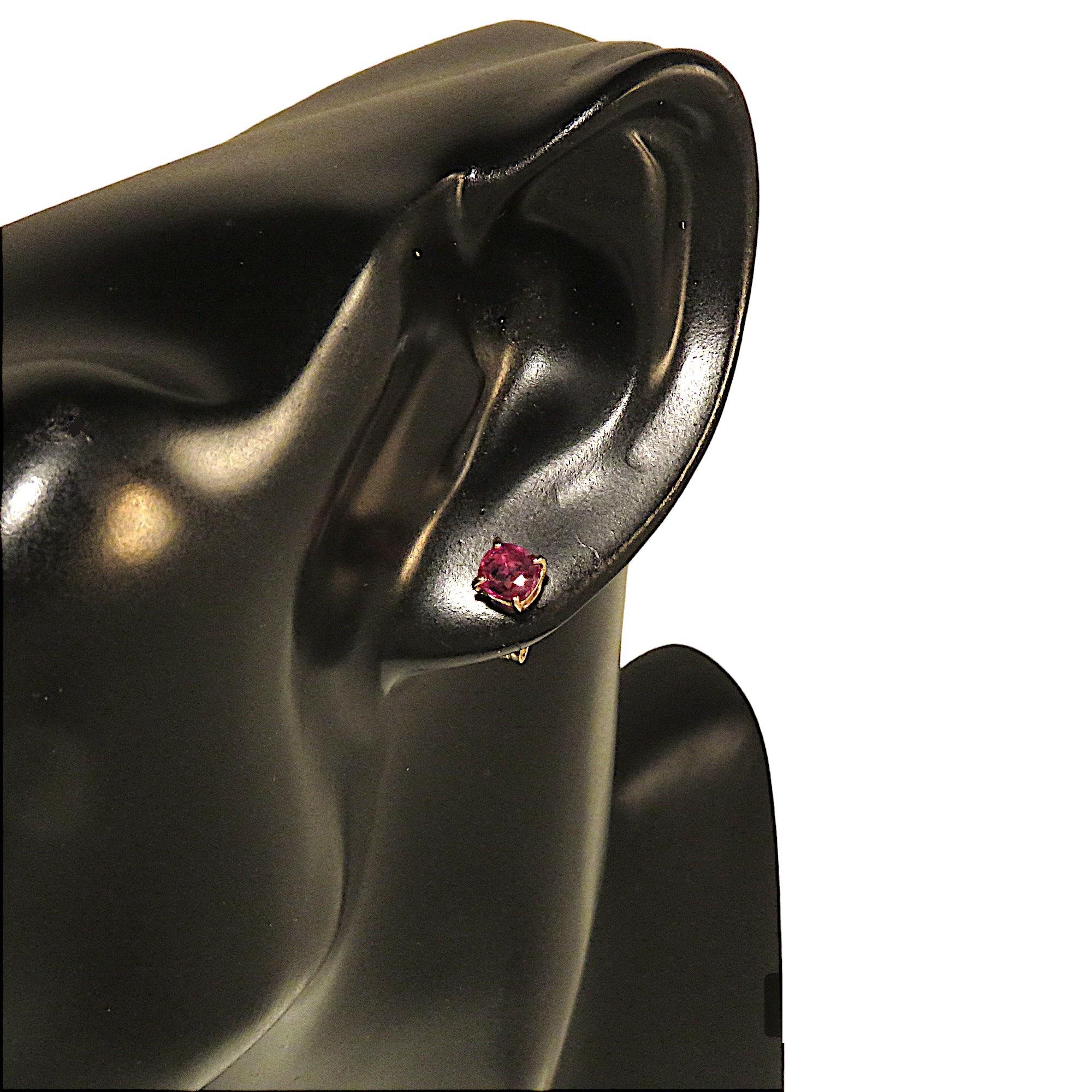 Single earring made by Botta Gioielli in Milan, Italy in 9k rose gold with a 5 mm / 0.196 inches brilliant-cut ruby totaling 0.50 ct. The stone is fixed in a jaw bezel with gallery. The earring has a butterfly clasp. The total weight of the earring