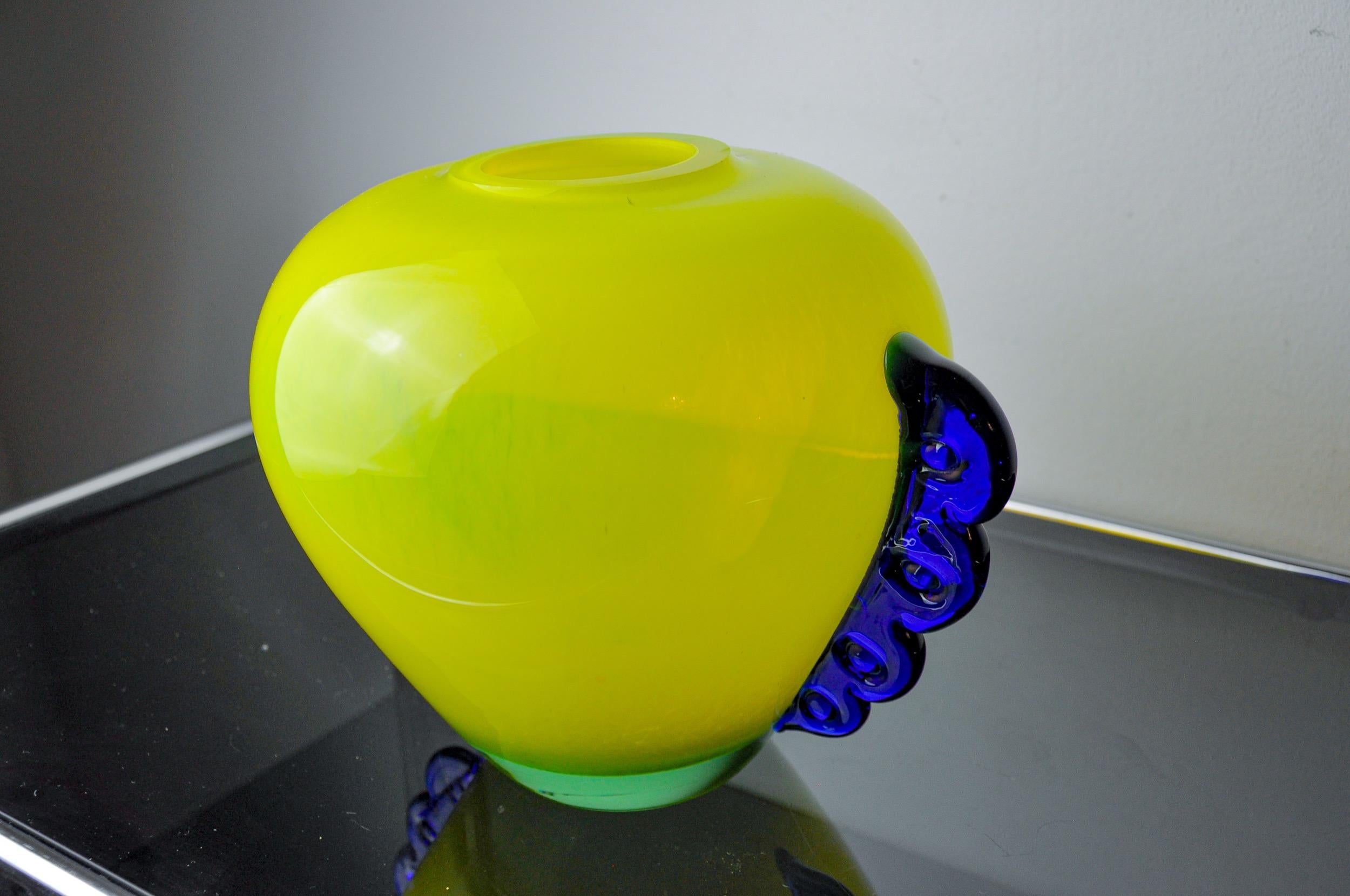 Italian Orecchio vase in Murano glass, yellow and blue blown glass, Italy, 1970 For Sale