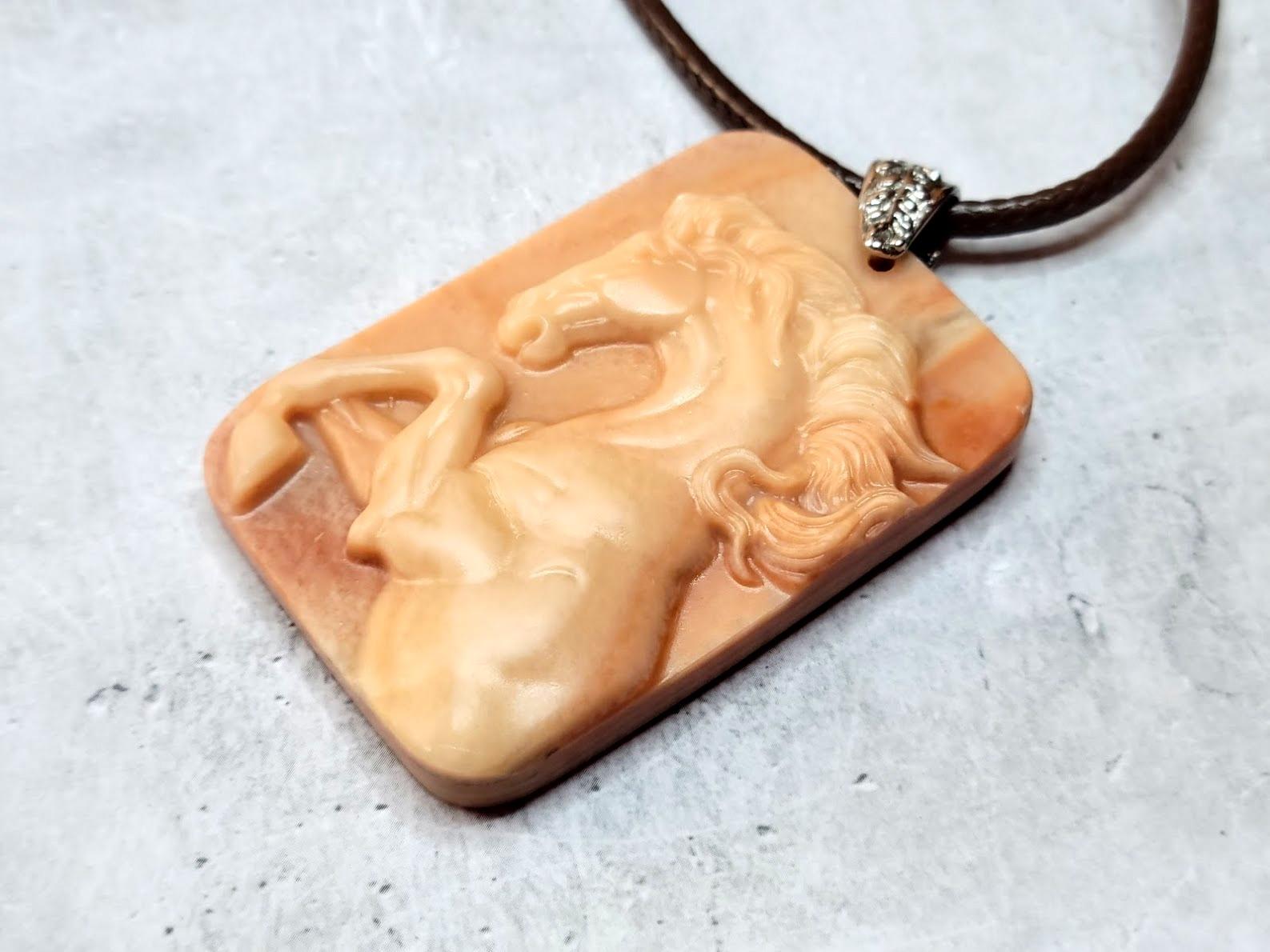 Oregon Jasper Hand-Carved Horse Cameo Pendant In Excellent Condition For Sale In Chesterland, OH
