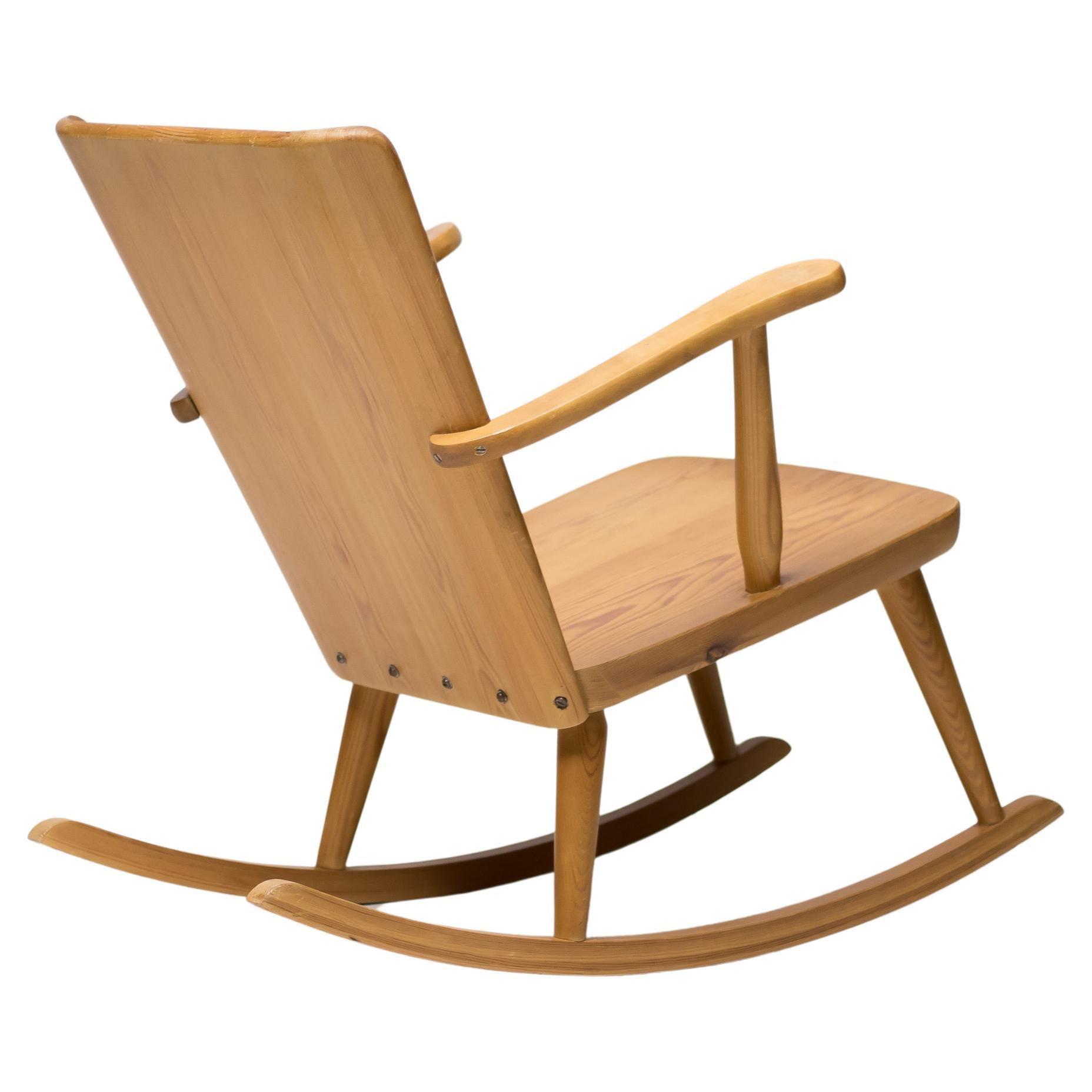 Oregon Pine Rocking Chair by Göran Malmvall  For Sale