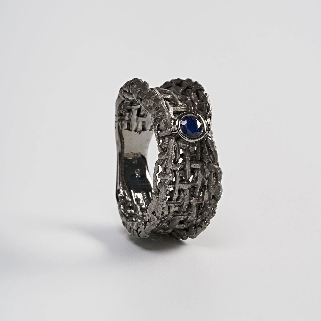 Oren Blauer Saphir Ring, Unisex-Ring für Herren, kantig, Fackel, Expressionell, Alternative im Angebot 5