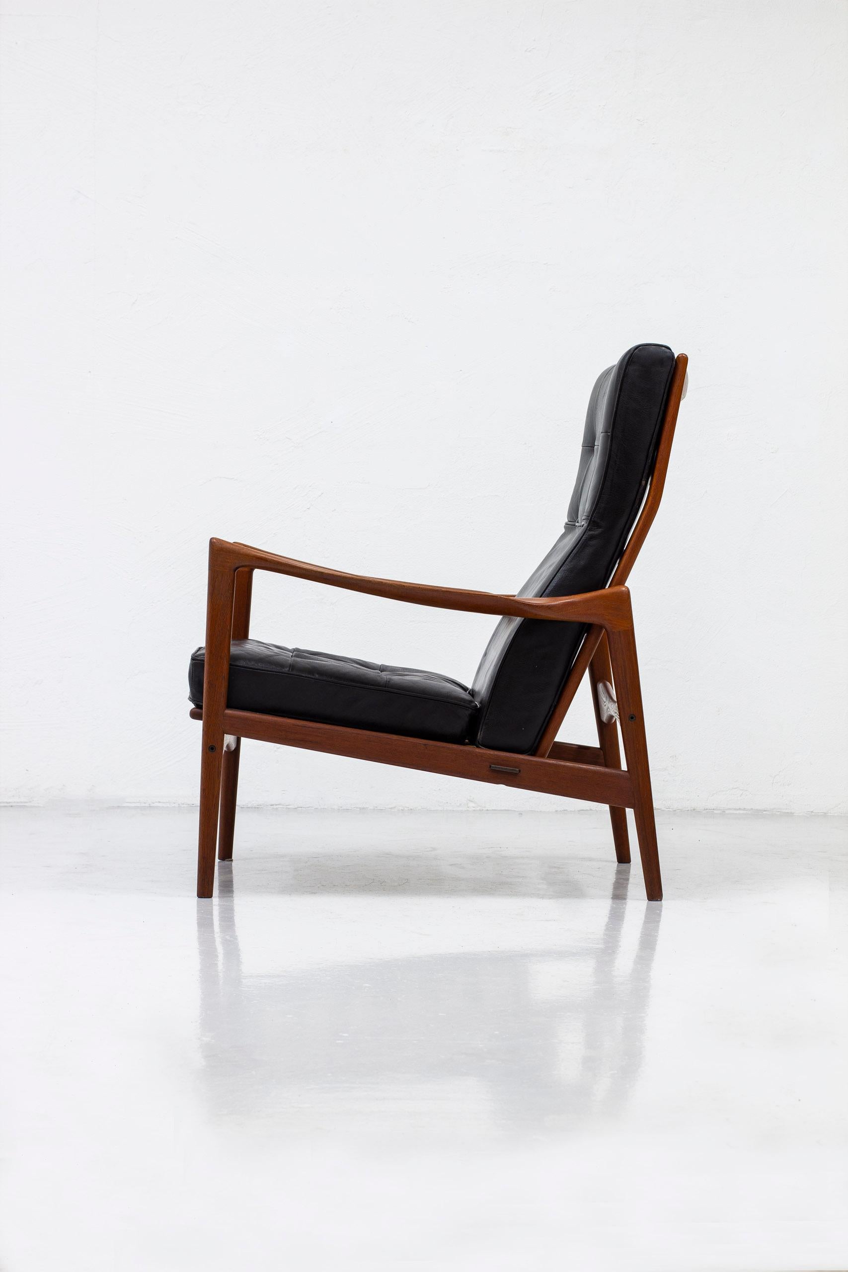 High back loung chair model 