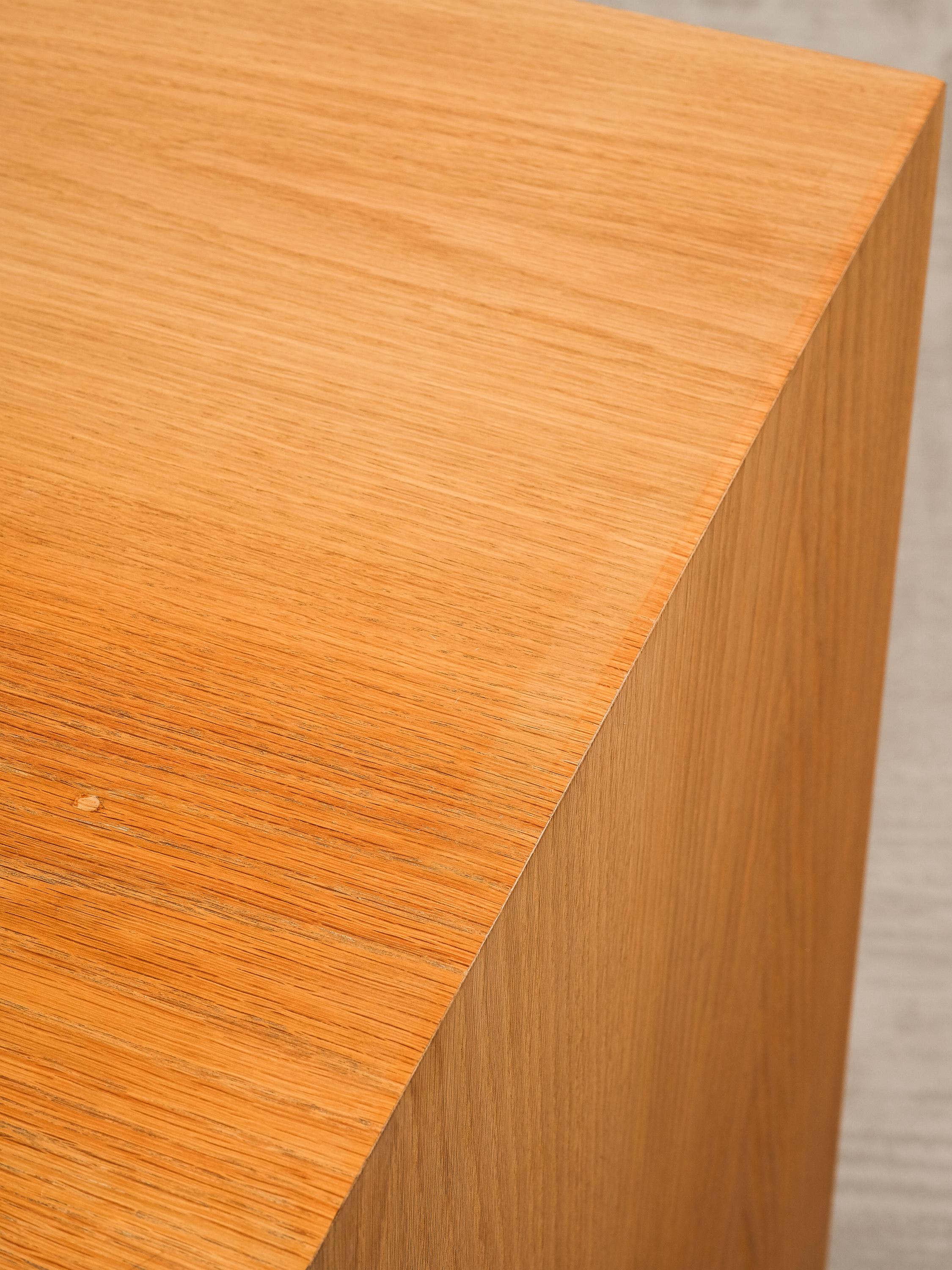 Credenza 