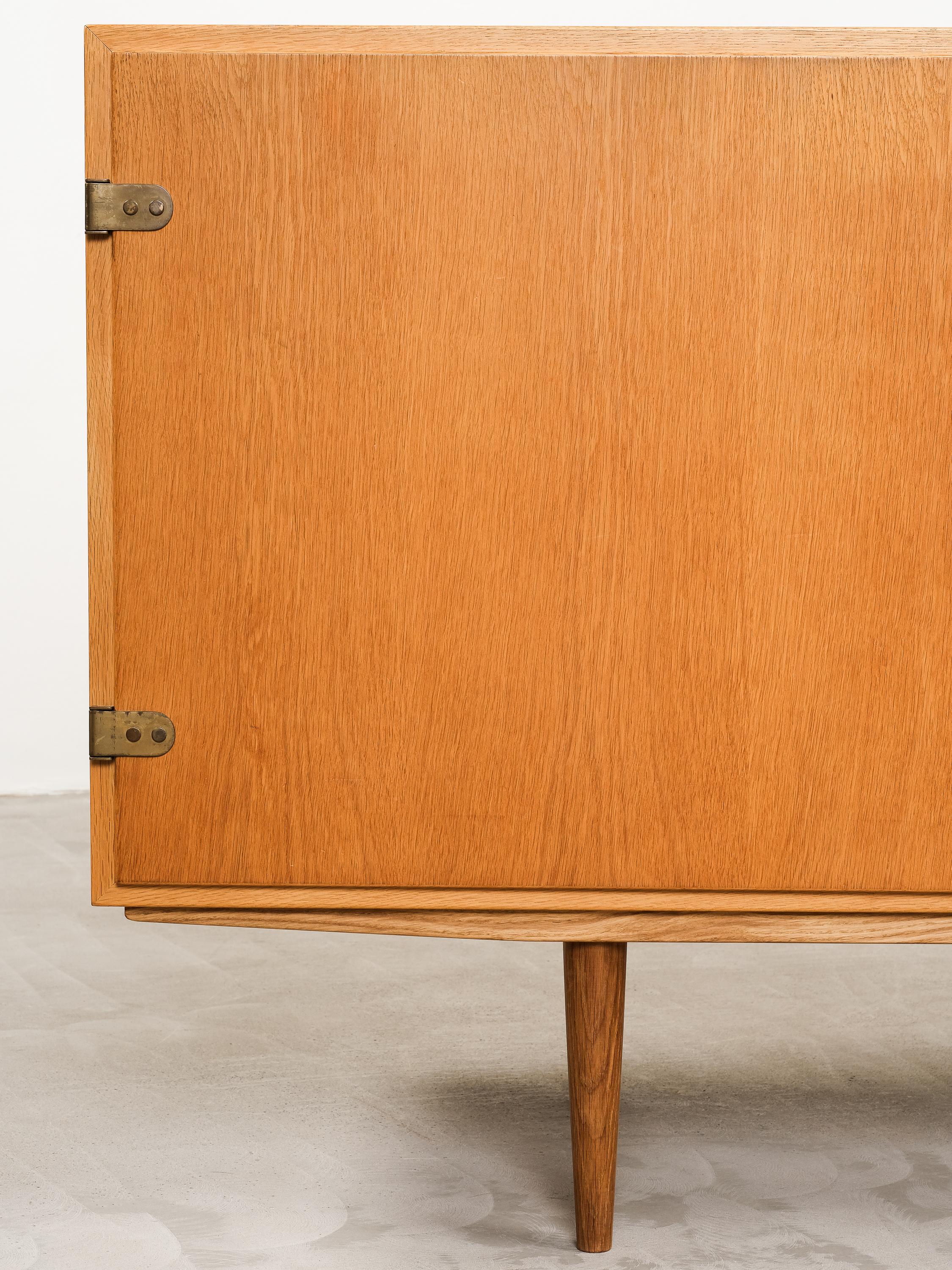 Credenza 