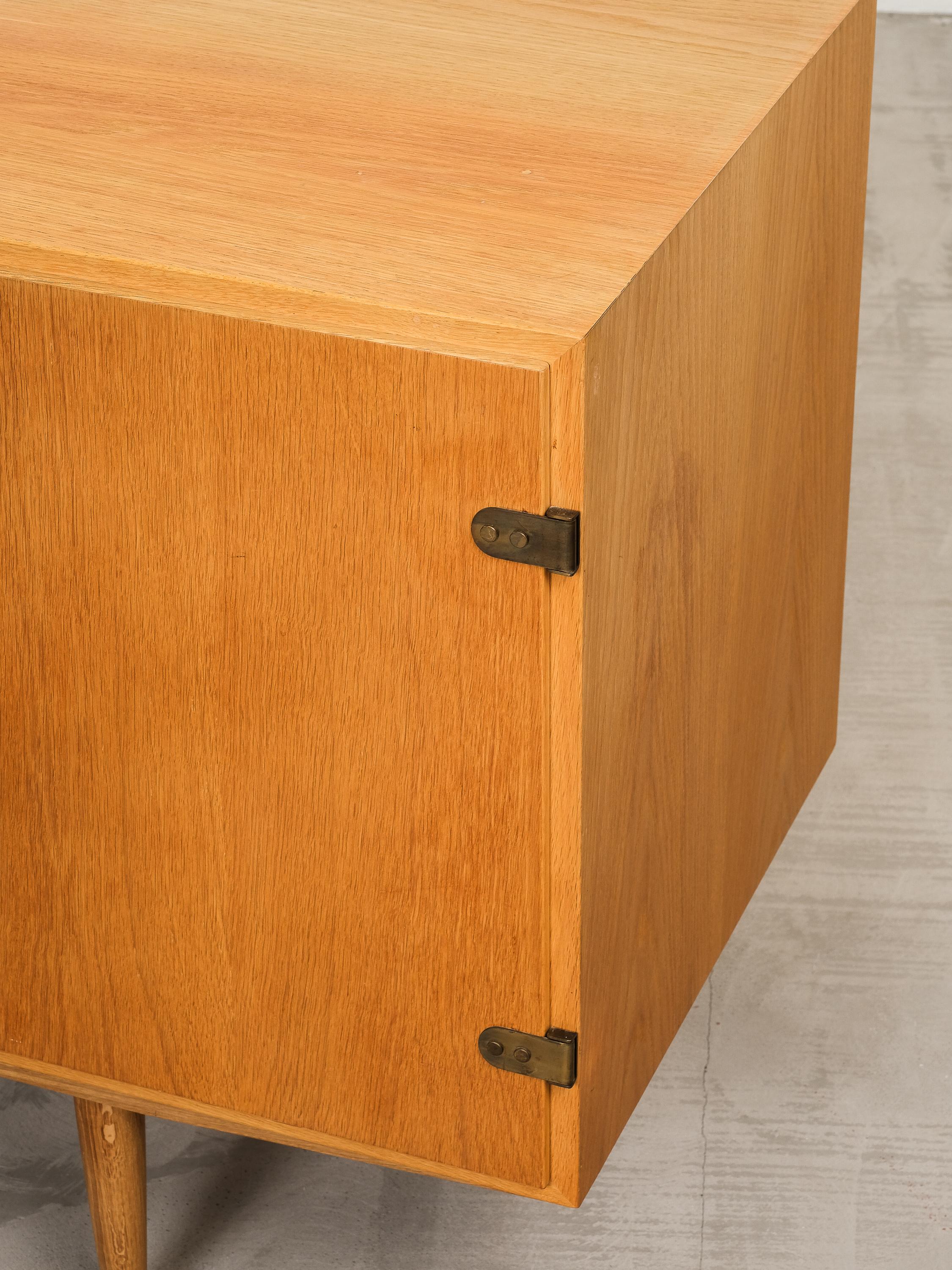 Credenza 