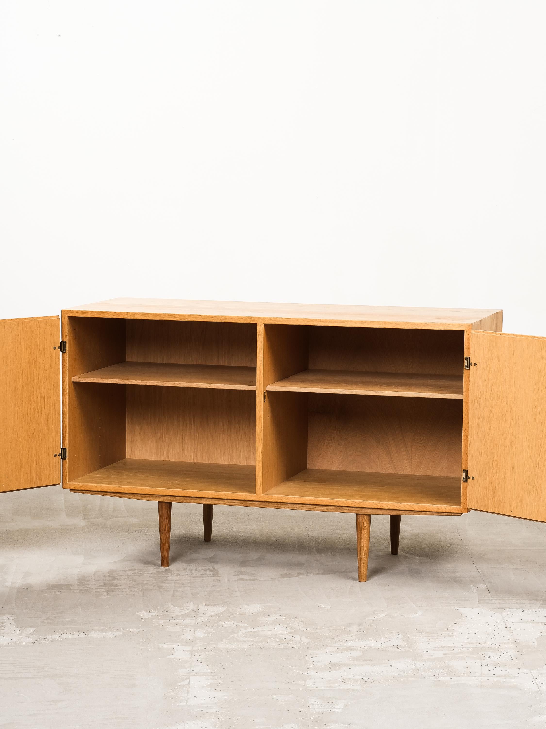 Credenza 