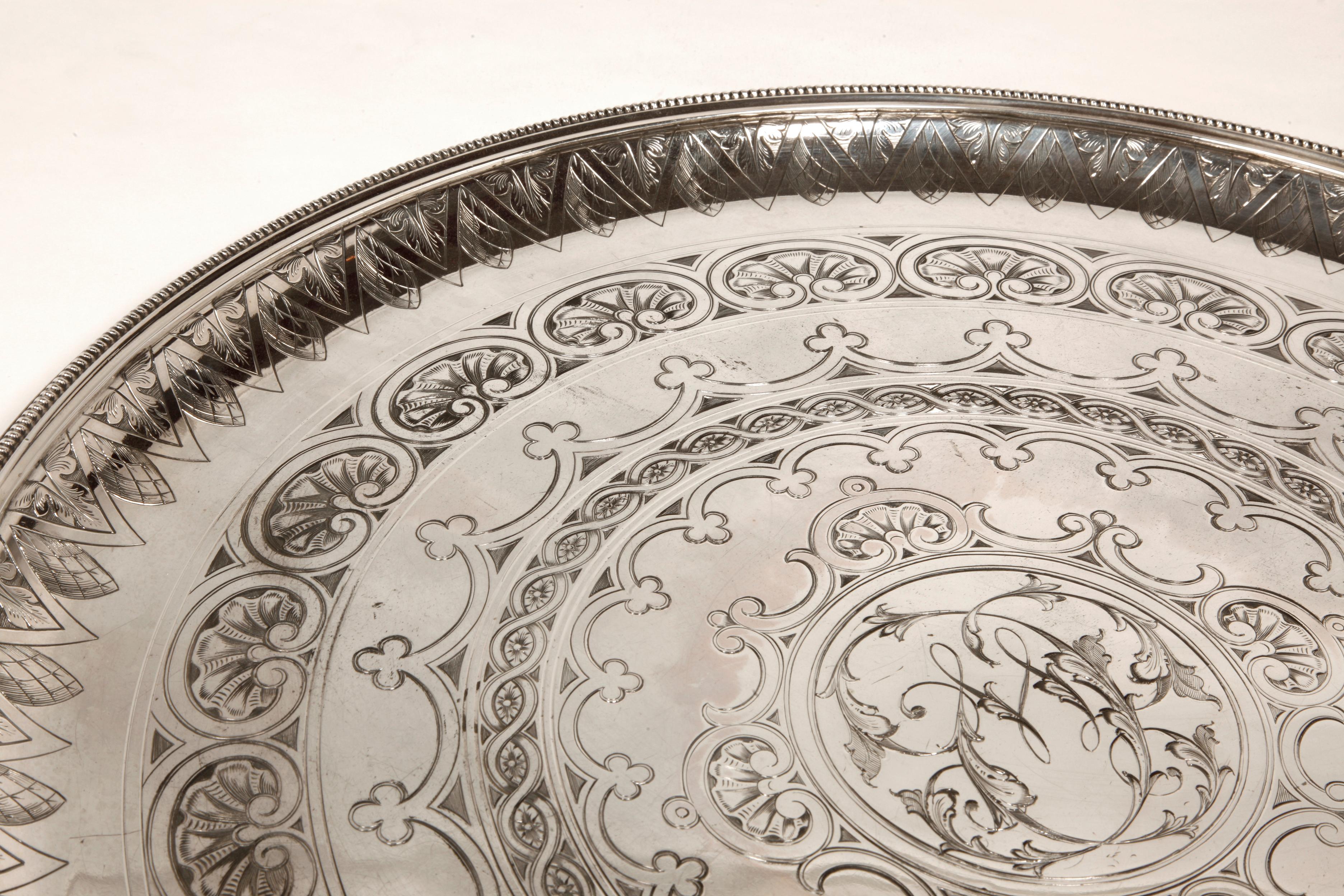 Orfèvre Cartier A Paris - Round Tray 50 Cm In Sterling Silver Early Twentieth In Excellent Condition For Sale In SAINT-OUEN-SUR-SEINE, FR
