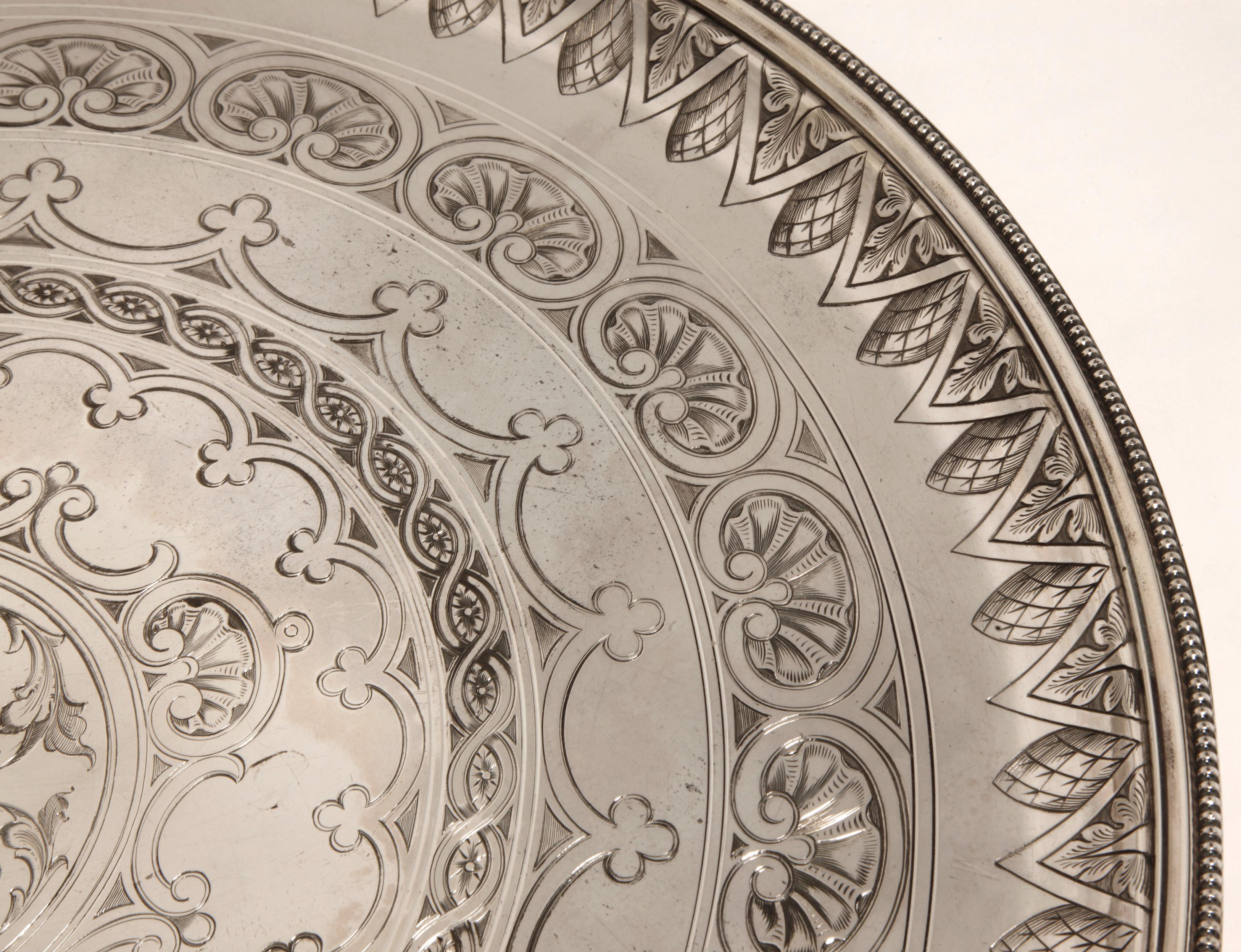 Orfèvre Cartier A Paris - Vassoio rotondo di 50 cm in argento 925 all'inizio del XX secolo in vendita 1