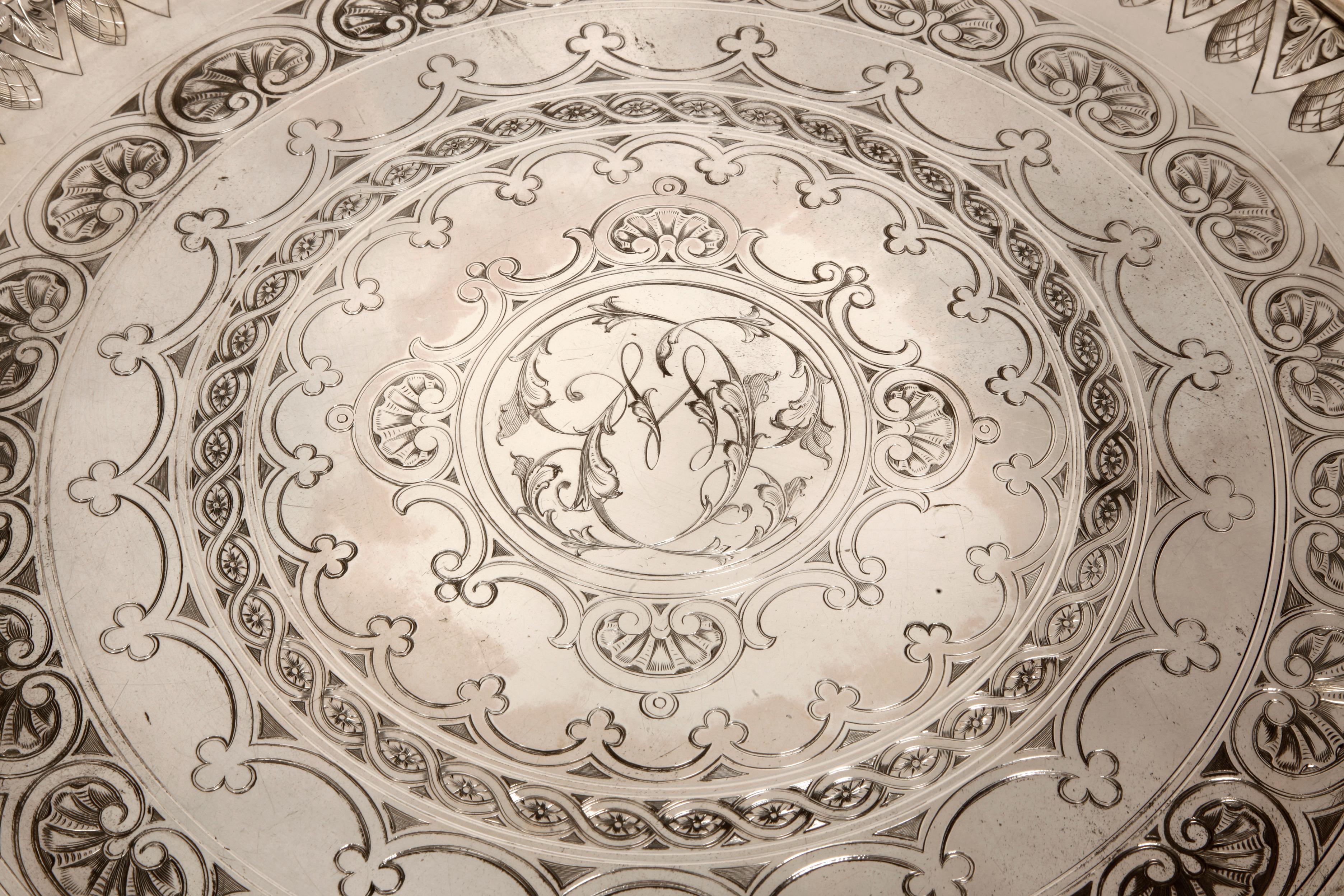 Orfèvre Cartier A Paris - Vassoio rotondo di 50 cm in argento 925 all'inizio del XX secolo in vendita 2