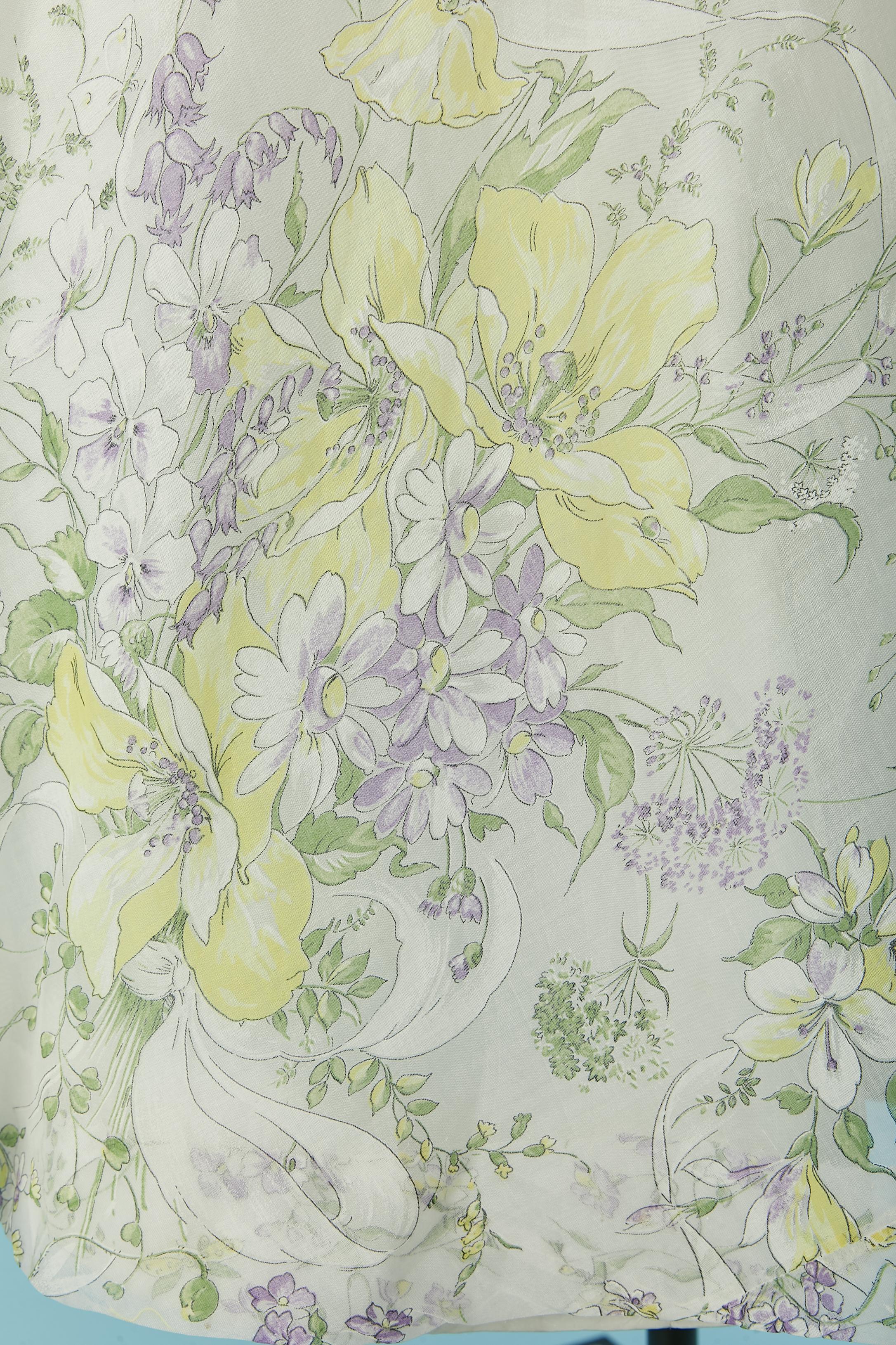 Gris Ensemble bustier et jupe en organdi avec imprimé de fleurs pastel Circa 1950 en vente