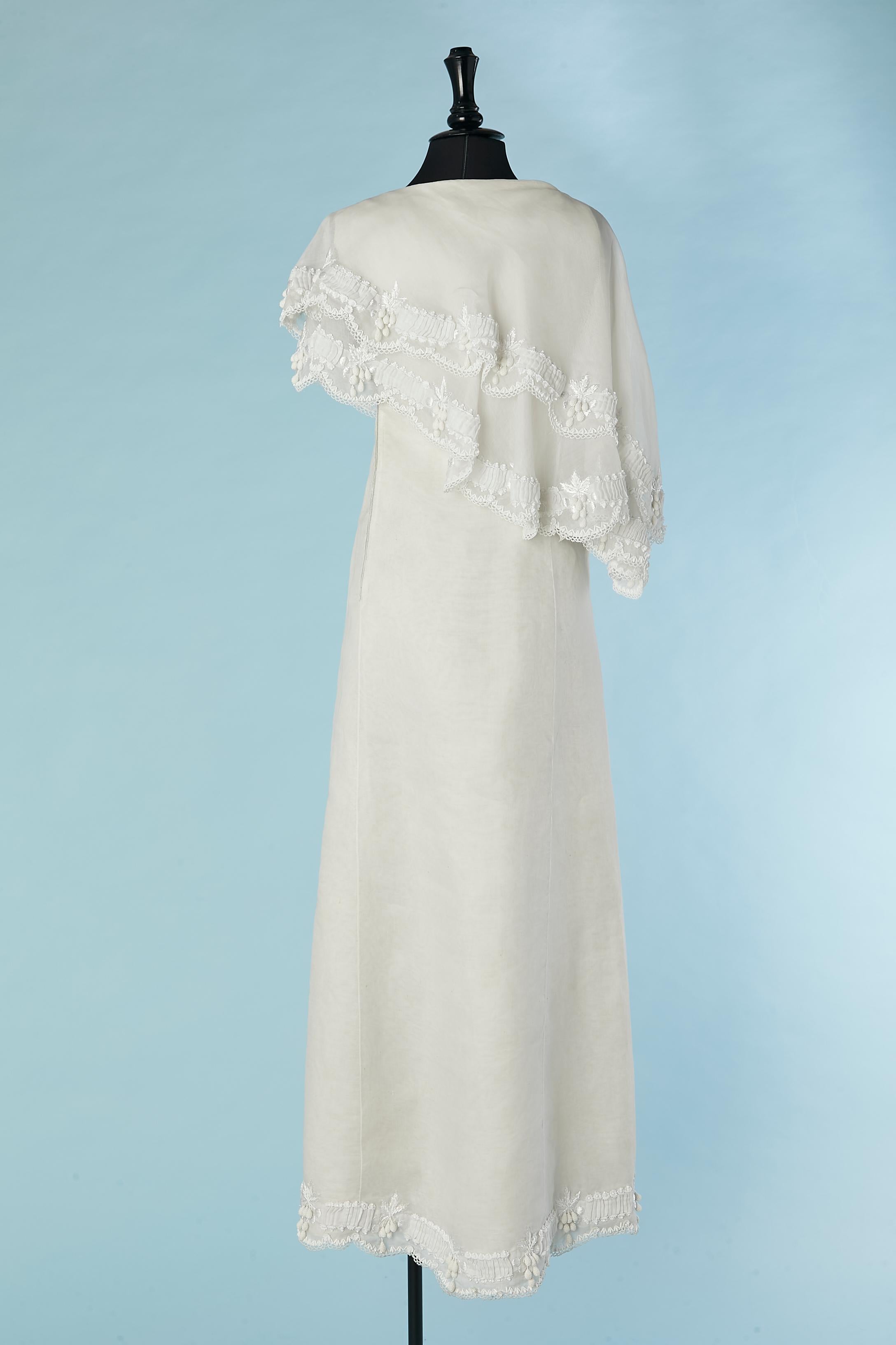 Organdy wedding dress with asymmetrical cape with embroideries Circa 1960's/70's For Sale 1