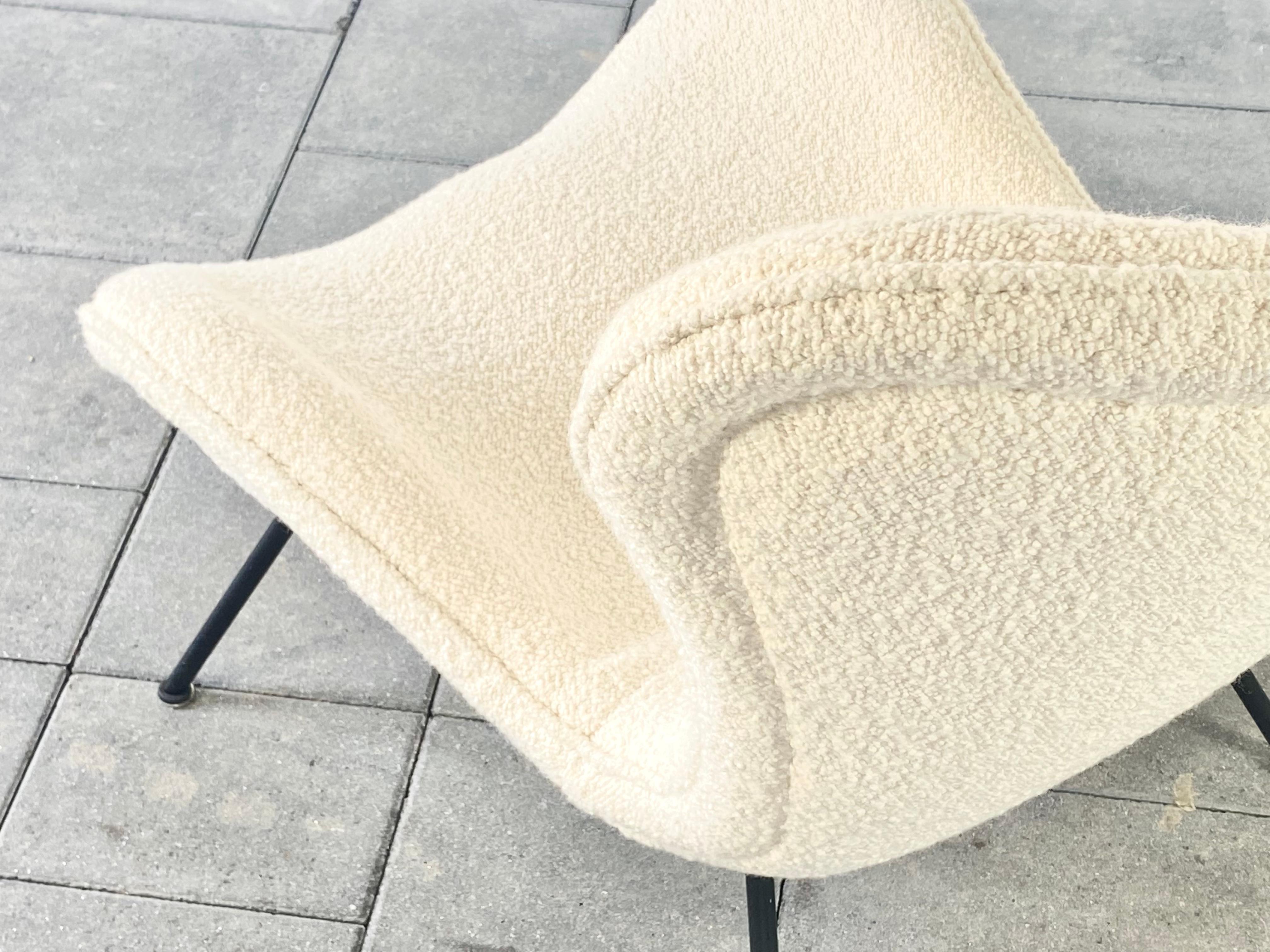 Organic 1950s Madame Lounge Chair in Boucle Designed by Fritz Neth, 1955 For Sale 7