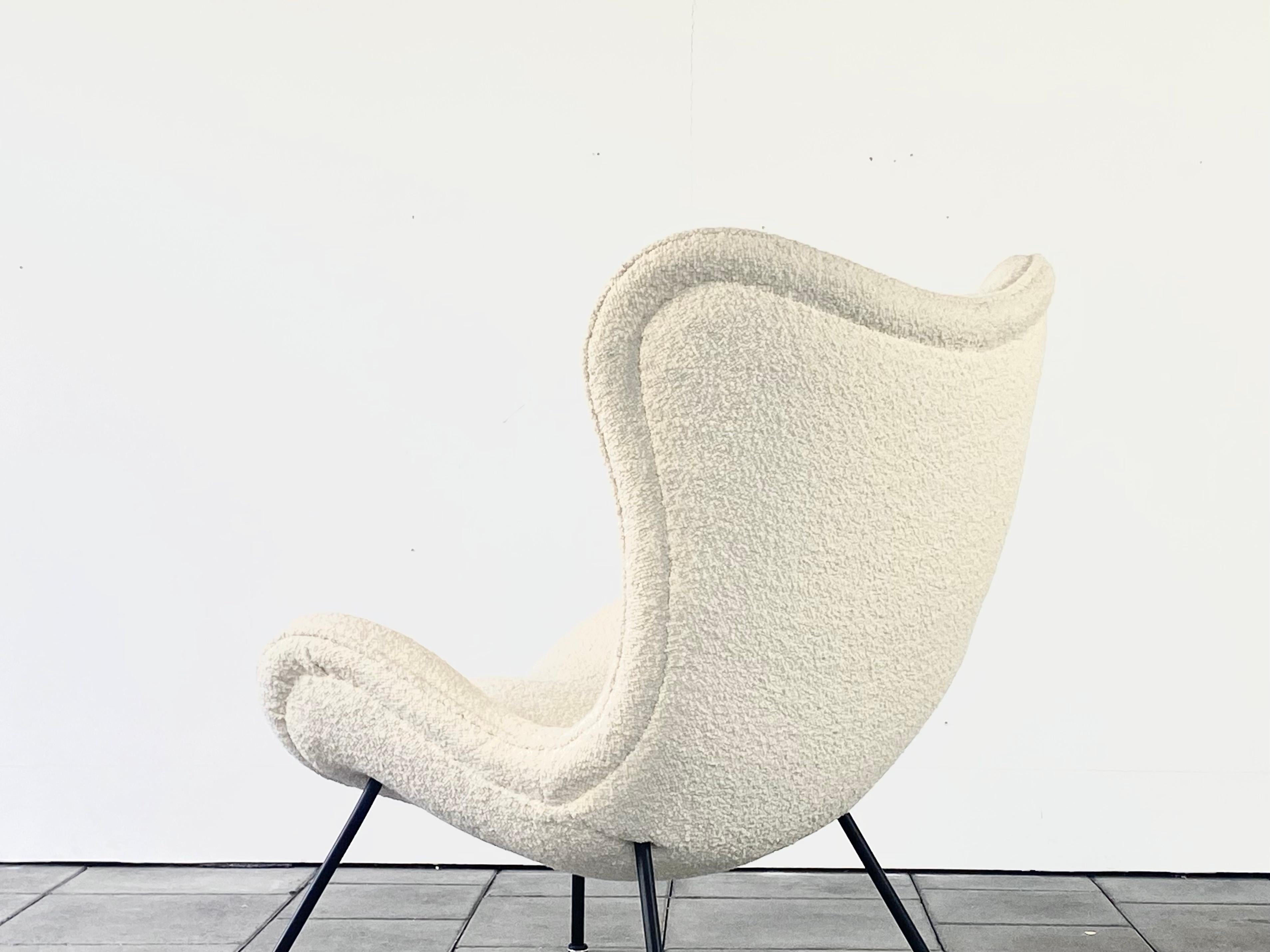 20th Century Organic 1950s Madame Lounge Chair in Boucle Designed by Fritz Neth, 1955 For Sale
