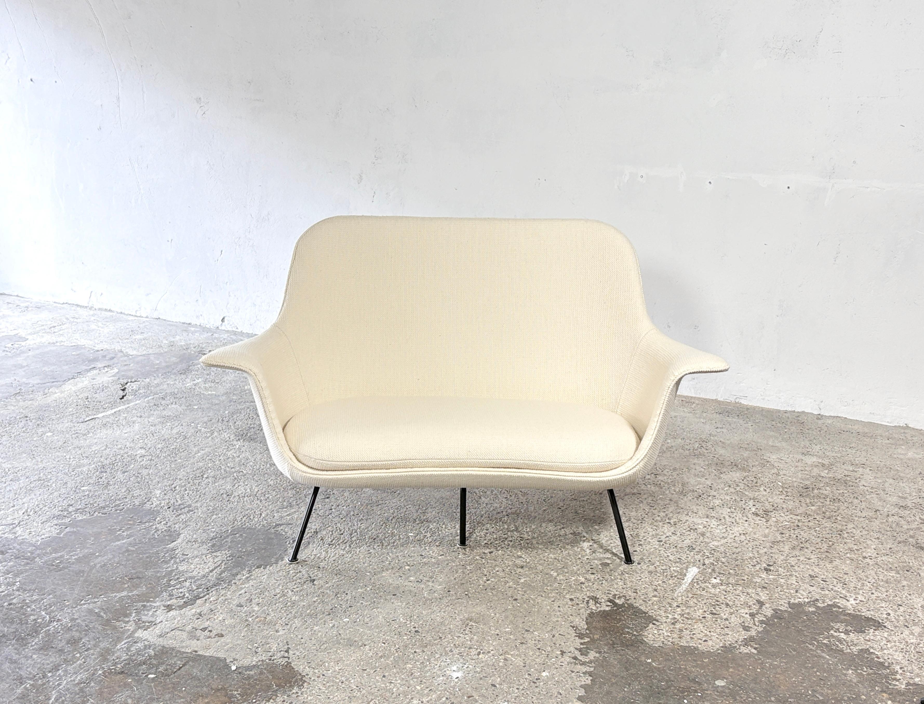Mid-Century Modern Organic 2-seater sofa designed by Hans Bellmann for Straessle & Soehne 1950ies For Sale