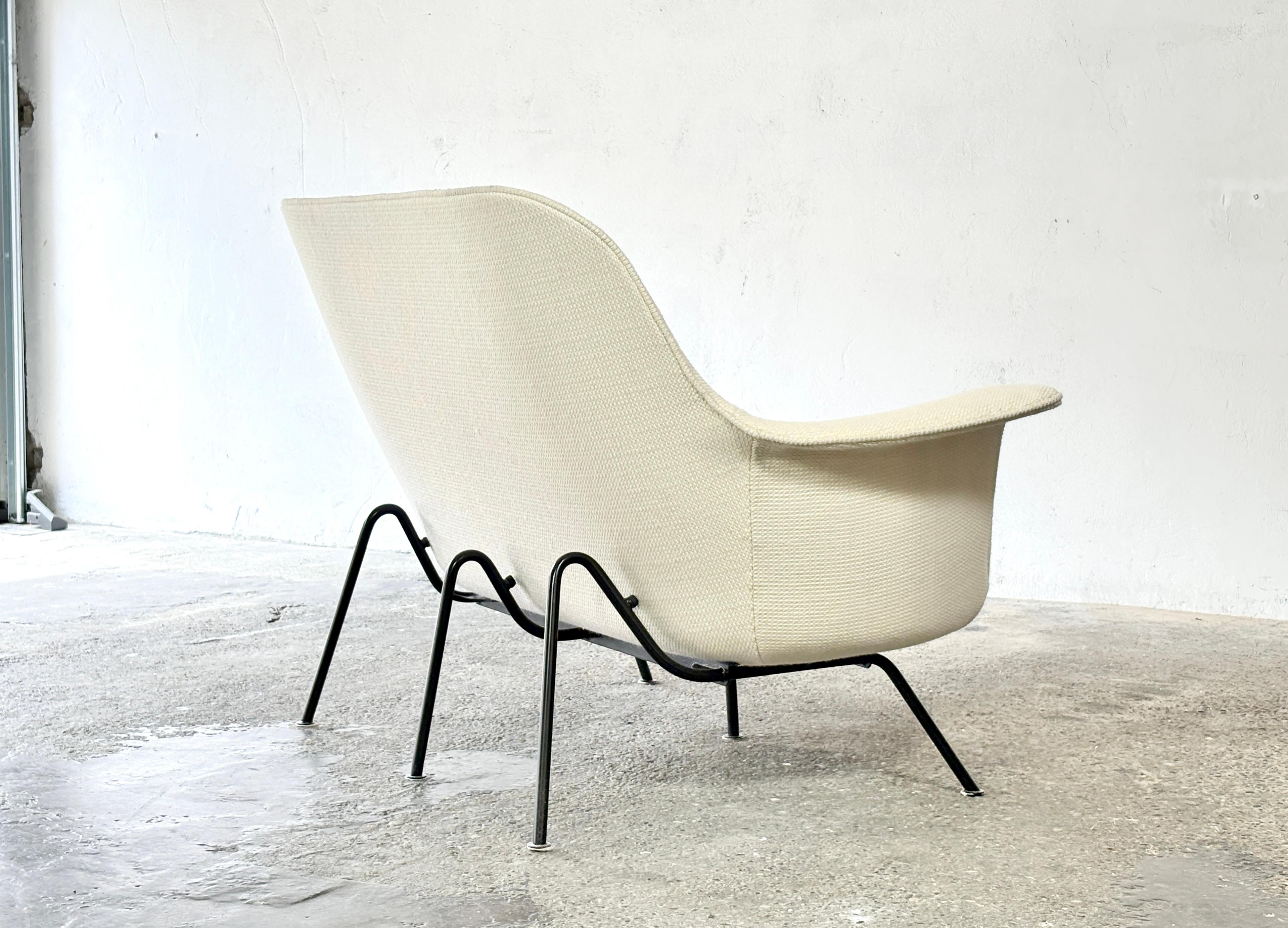 20th Century Organic 2-seater sofa designed by Hans Bellmann for Straessle & Soehne 1950ies For Sale