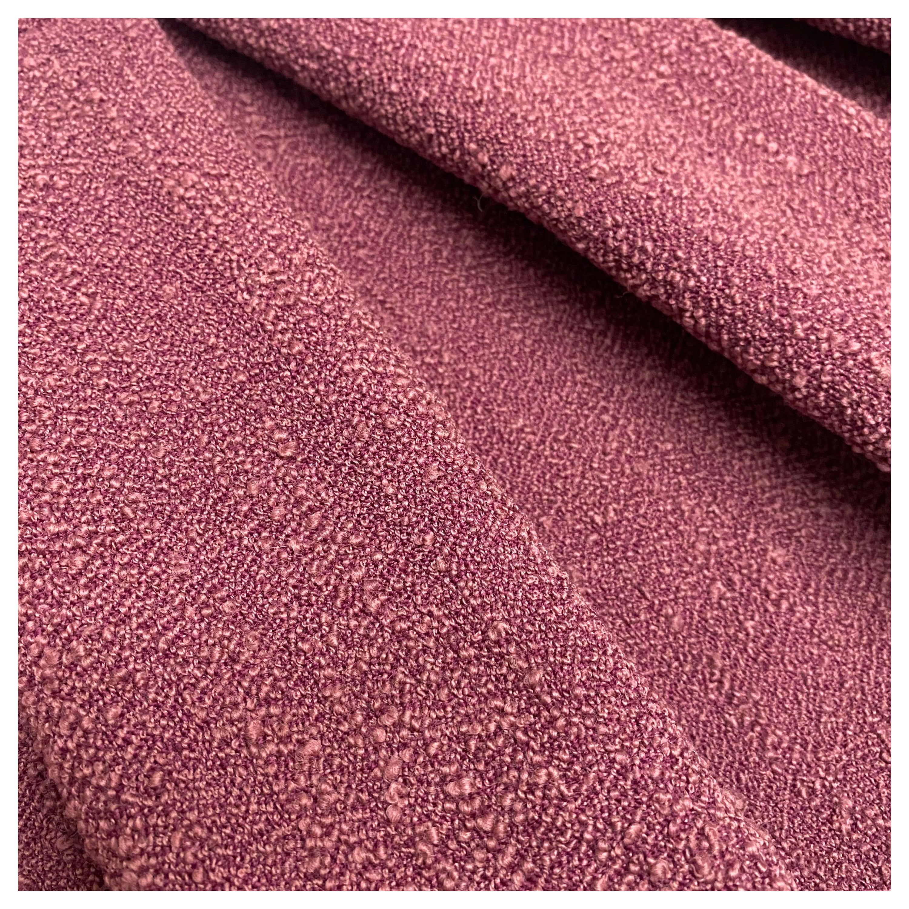 Poltrona biologica anni 2000 in Bouclé di lana viola e marrone d'uva con imbottitura vintage in vendita