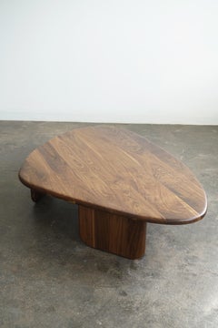 Moderner couchtisch "Organic 3" von Last Workshop, Nussbaum