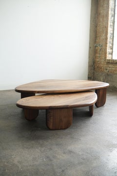 Moderne „Organic 3“ Nesting Couchtische von Last Workshop, Nussbaumholz
