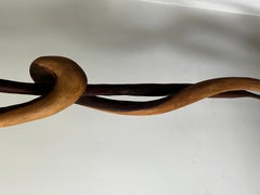 Organische Adrianna Shamaris Stil Sona Holzskulptur auf Stand