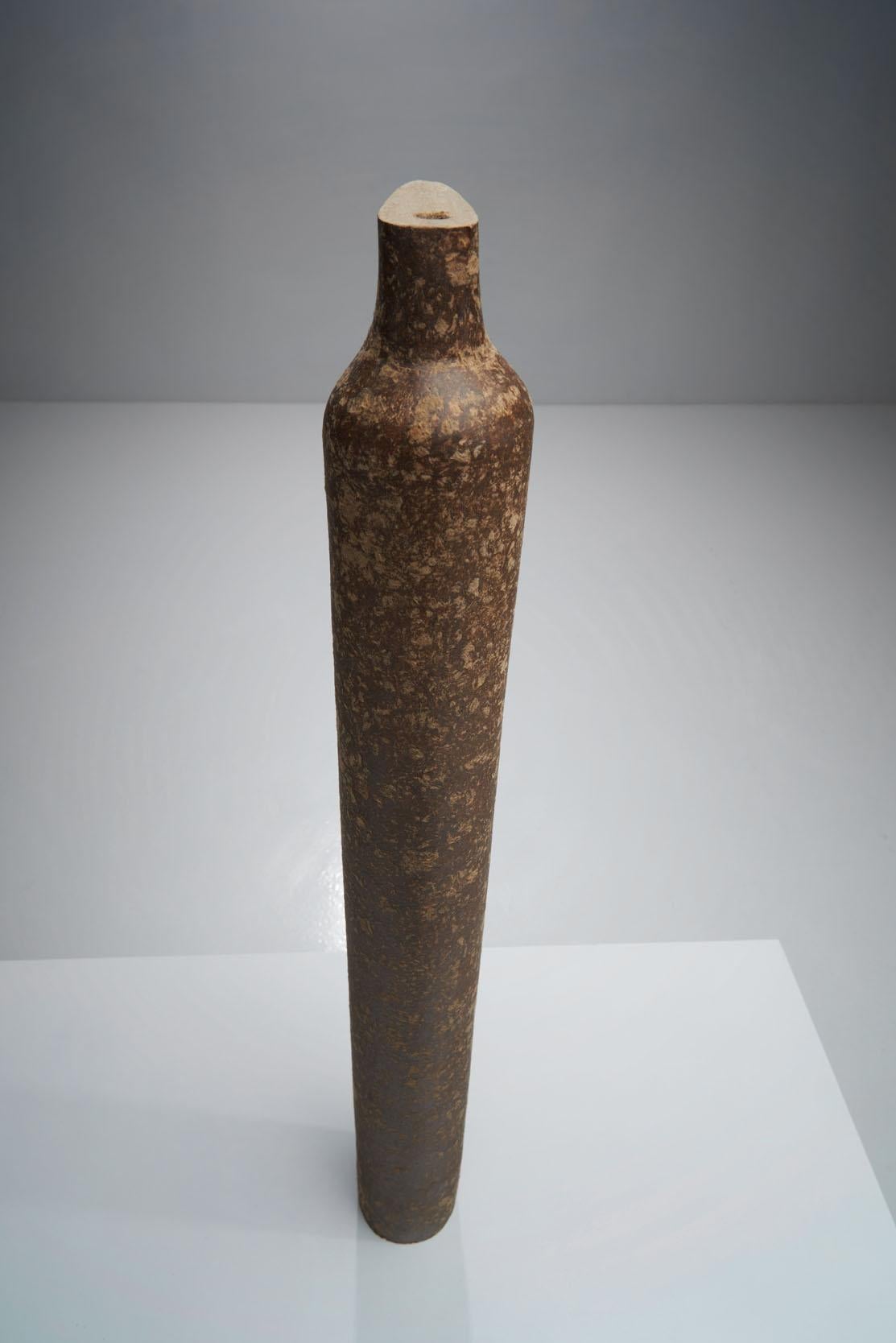 XXI secolo e contemporaneo Vaso organico Anfora del designer brasiliano Domingos Tótora, grande con beccuccio in vendita