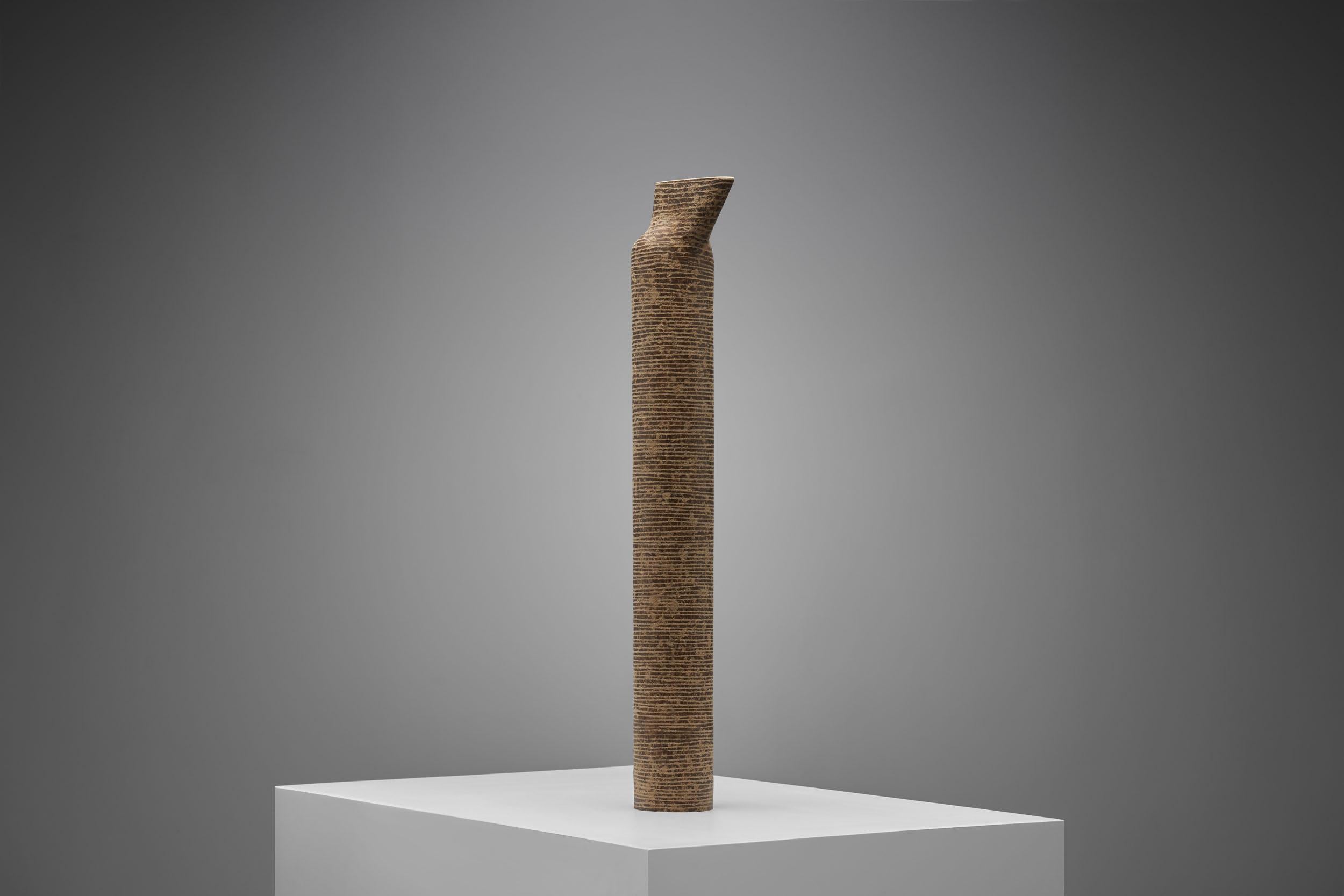 Organische Vase Anfora des brasilianischen Designers Domingos Tótora, Medium mit Ausguss (Brasilianisch) im Angebot