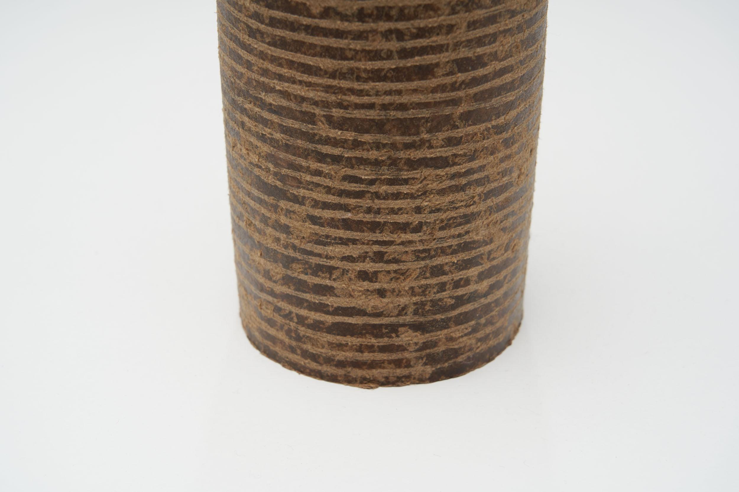 Vaso organico Anfora del designer brasiliano Domingos Tótora, piccolo a coste in vendita 5