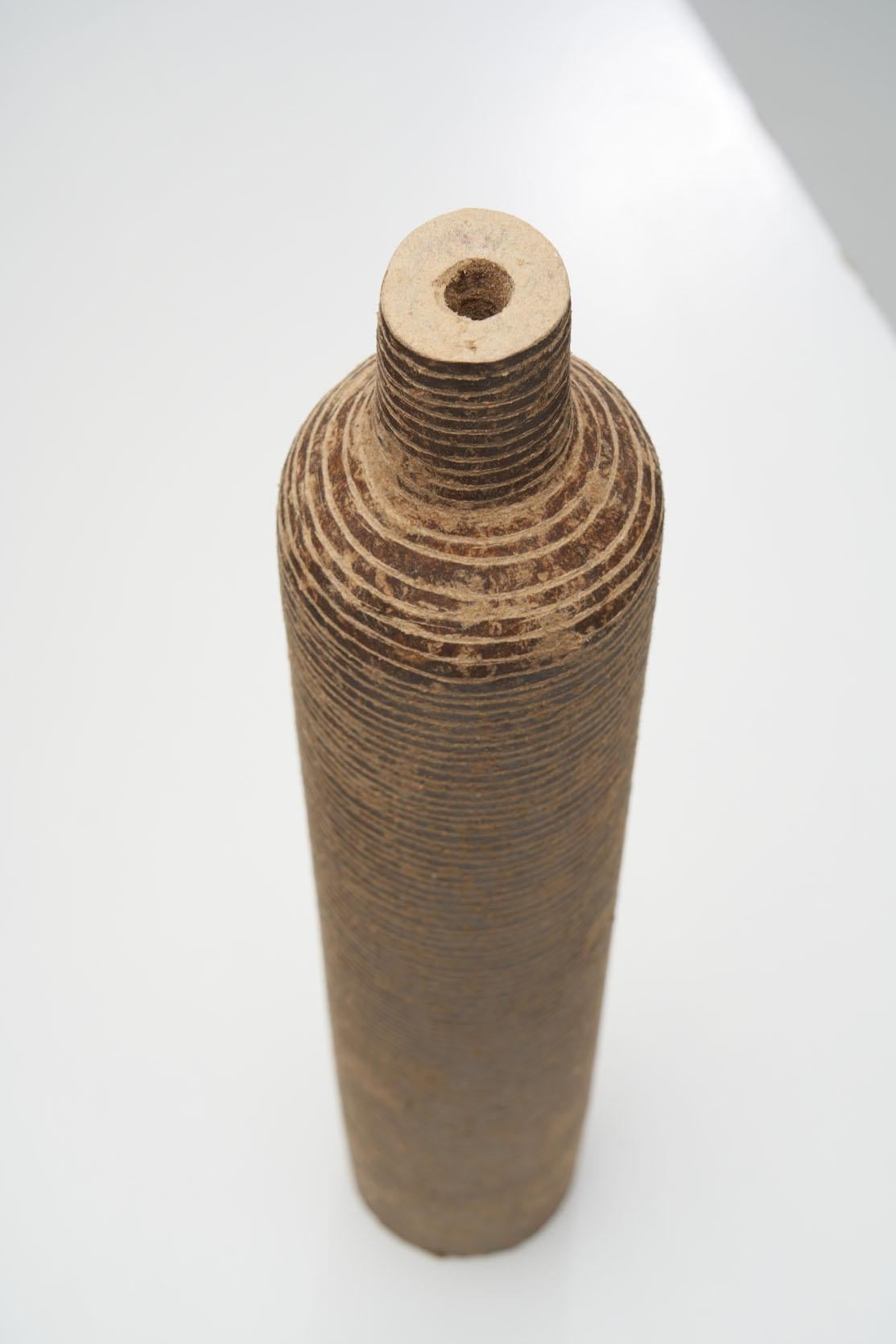 XXI secolo e contemporaneo Vaso organico Anfora del designer brasiliano Domingos Tótora, piccolo a coste in vendita