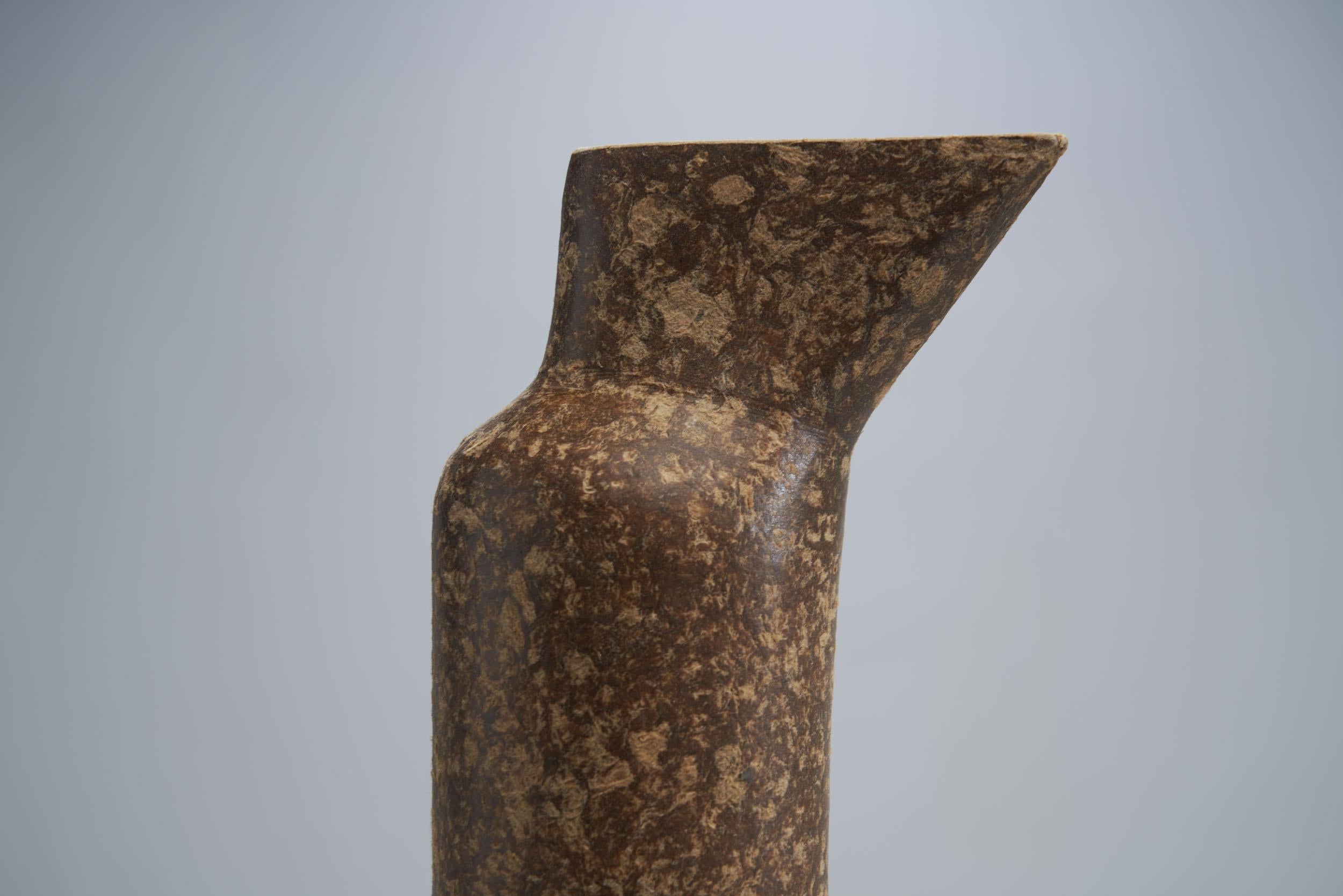 Vaso organico Anfora del designer brasiliano Domingos Tótora, piccolo con beccuccio in vendita 2