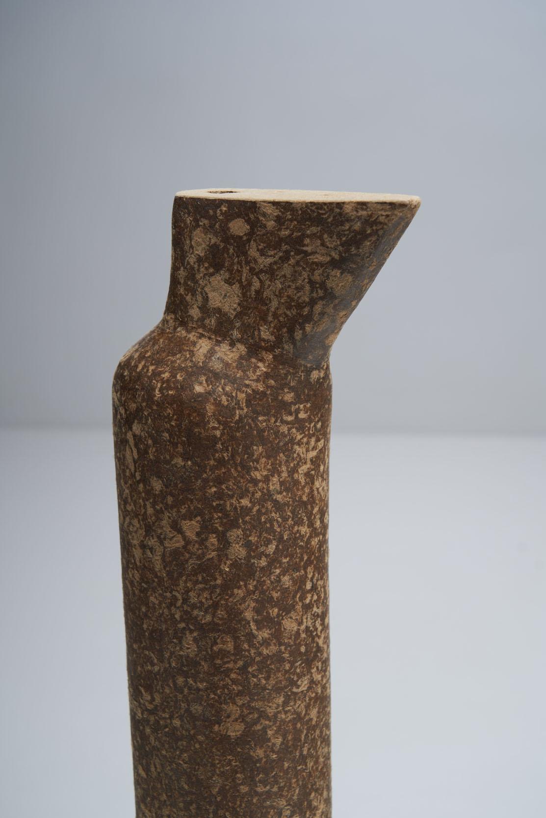Vaso organico Anfora del designer brasiliano Domingos Tótora, piccolo con beccuccio in vendita 3