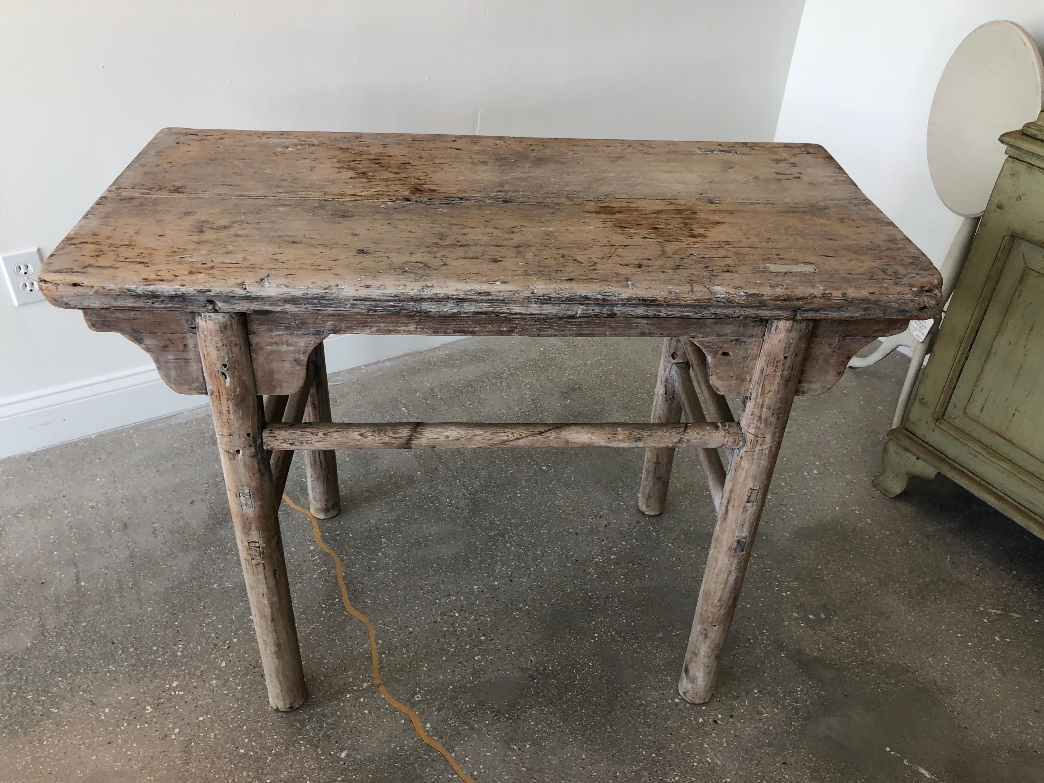 Chinese Organic Antique Asian Console in Poplar Wood, circa 1820-1830 For Sale