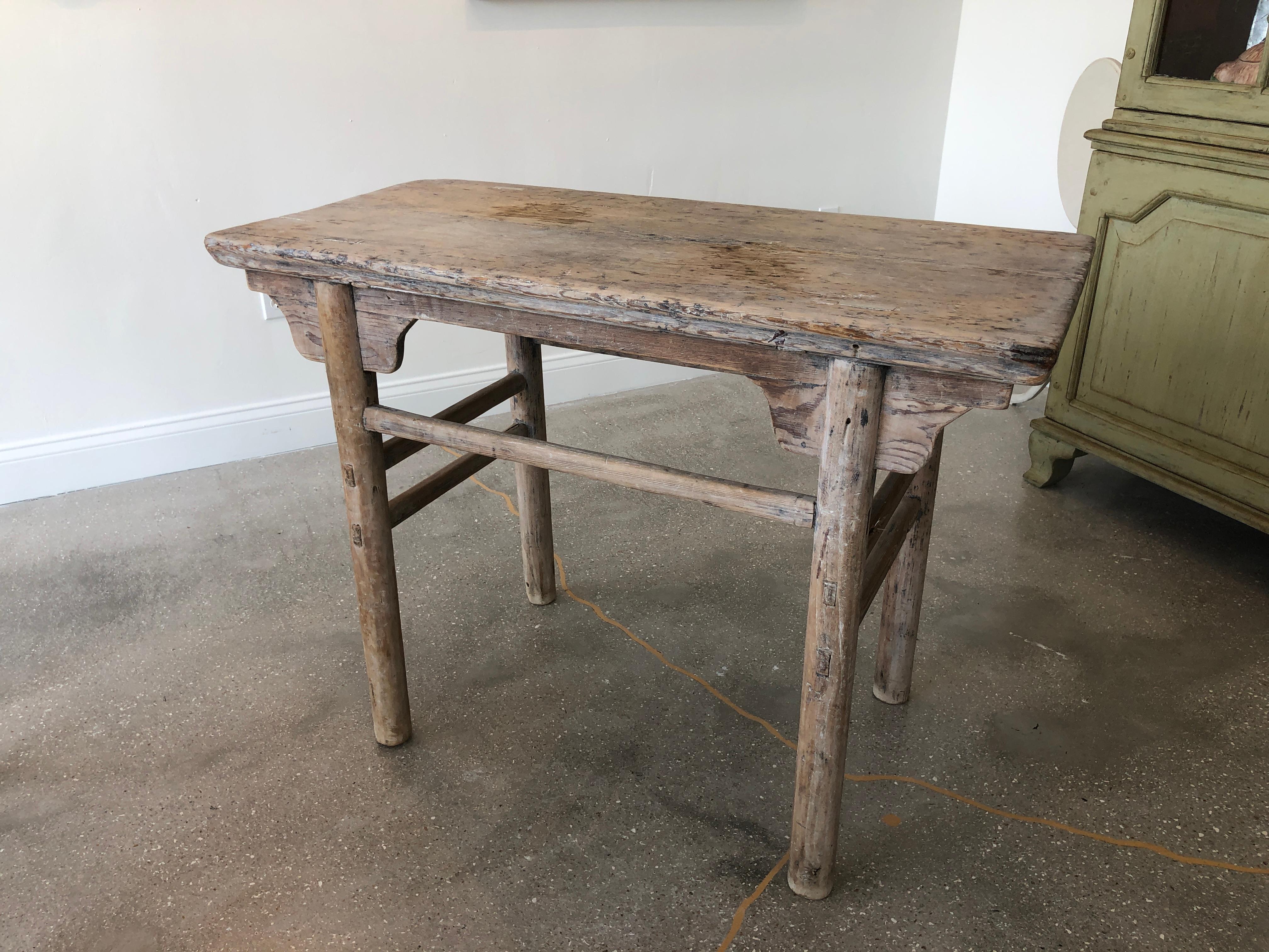 Organic Antique Asian Console in Poplar Wood, circa 1820-1830 For Sale 1