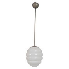 Deckenleuchte Beehive aus verchromtem Metall und Opal im organischen Art déco-Stil, Idman 1940er Jahre